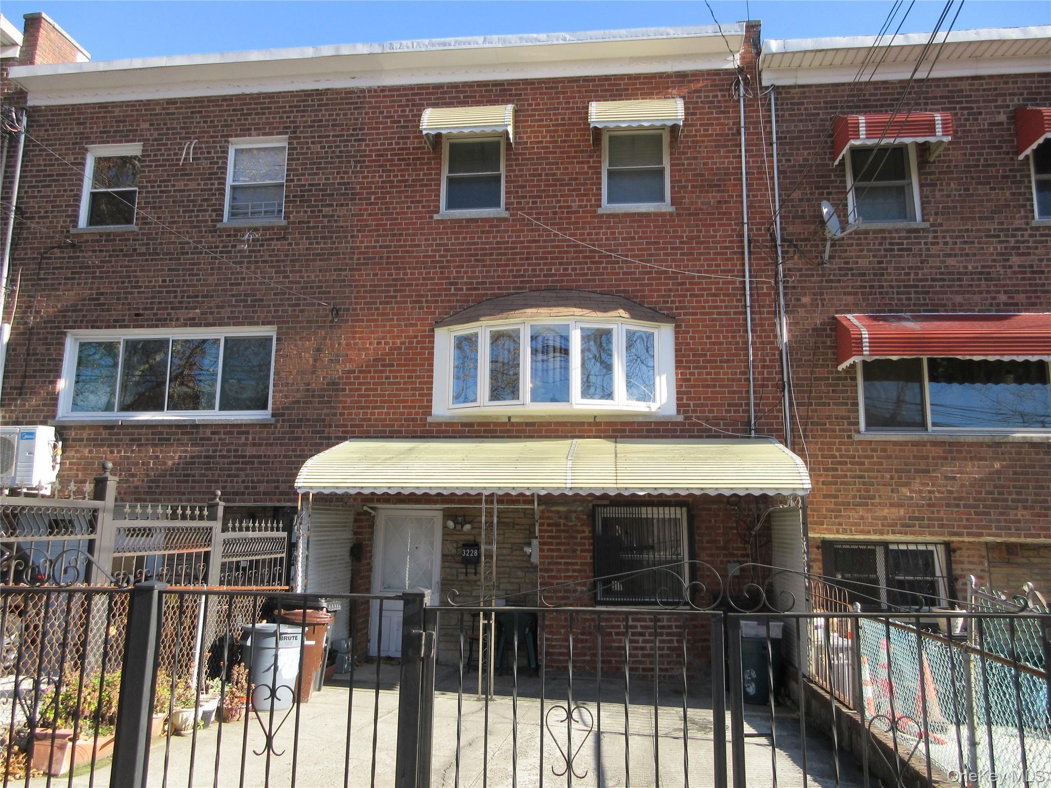 3228 Tenbroeck Avenue – For Sale photo 2
