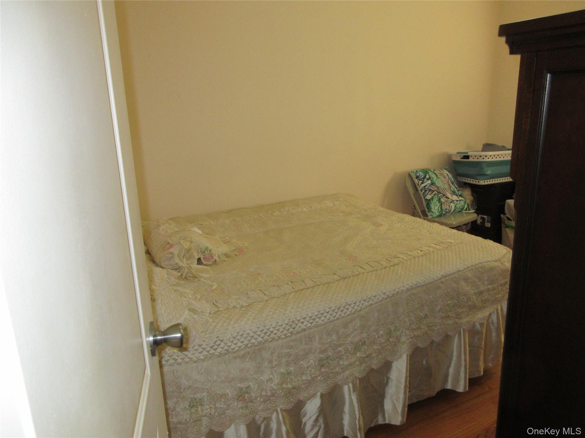 3228 Tenbroeck Avenue – For Sale photo 23
