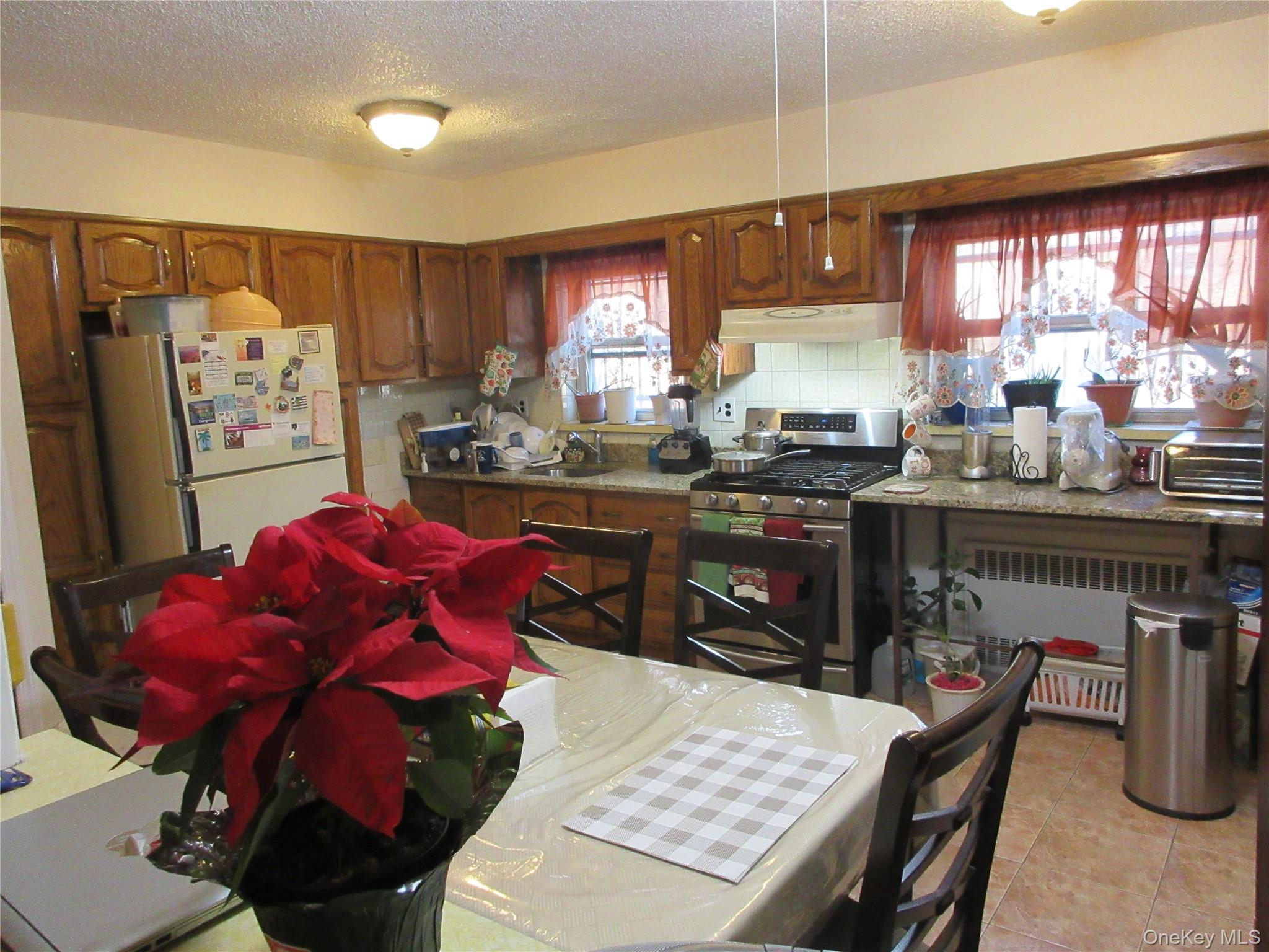 3228 Tenbroeck Avenue – For Sale photo 8