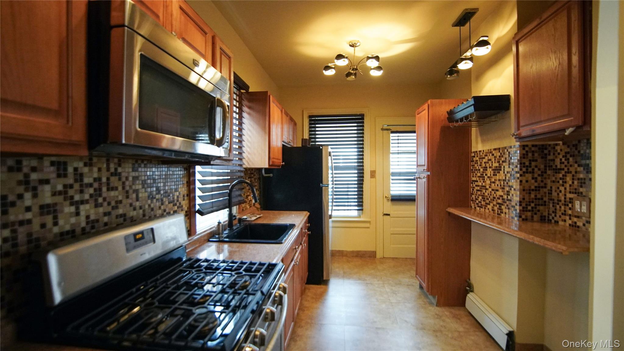 1718 Melville Street – For Rent photo 4