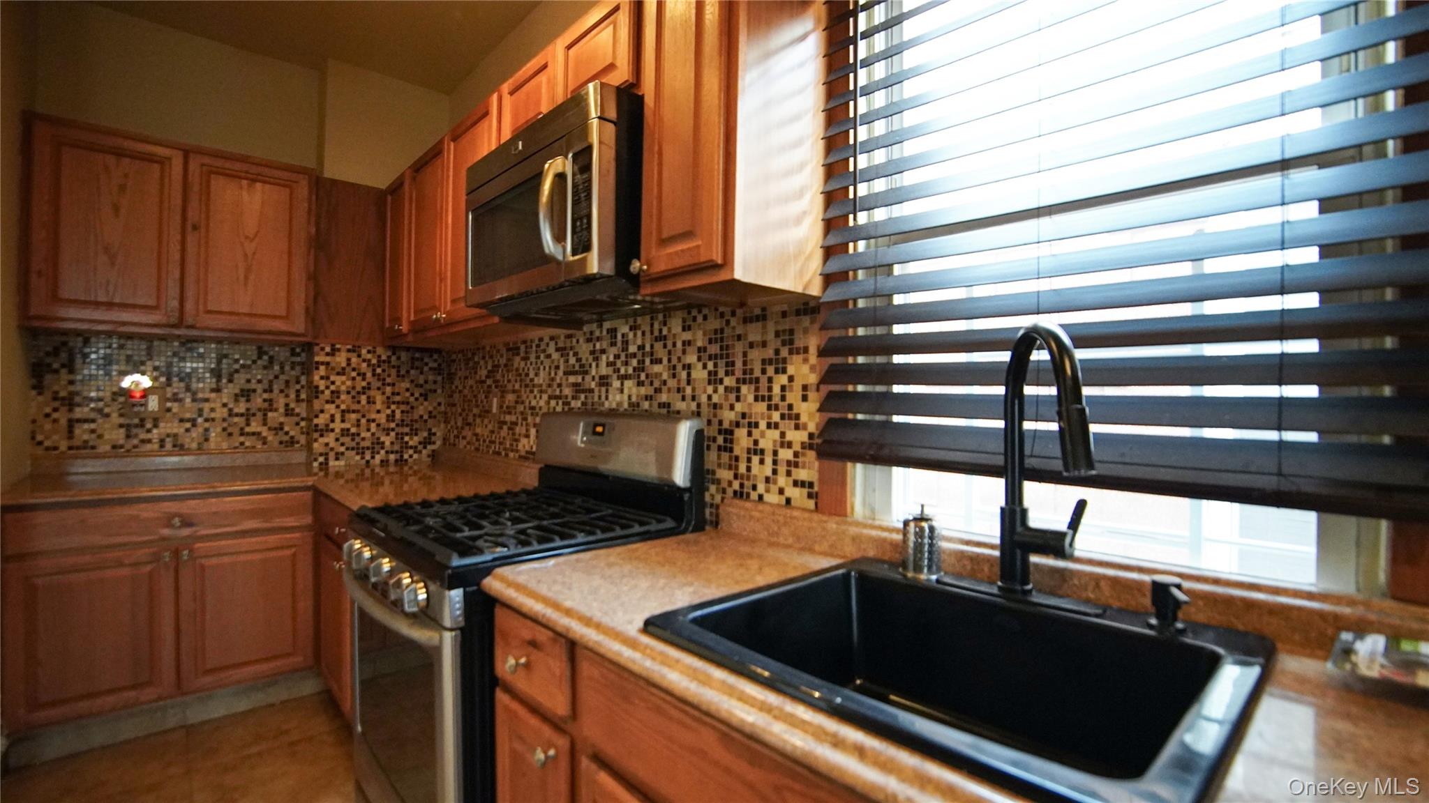 1718 Melville Street – For Rent photo 3