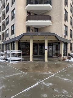 1874 Pelham Parkway S, Unit 5C photo 2