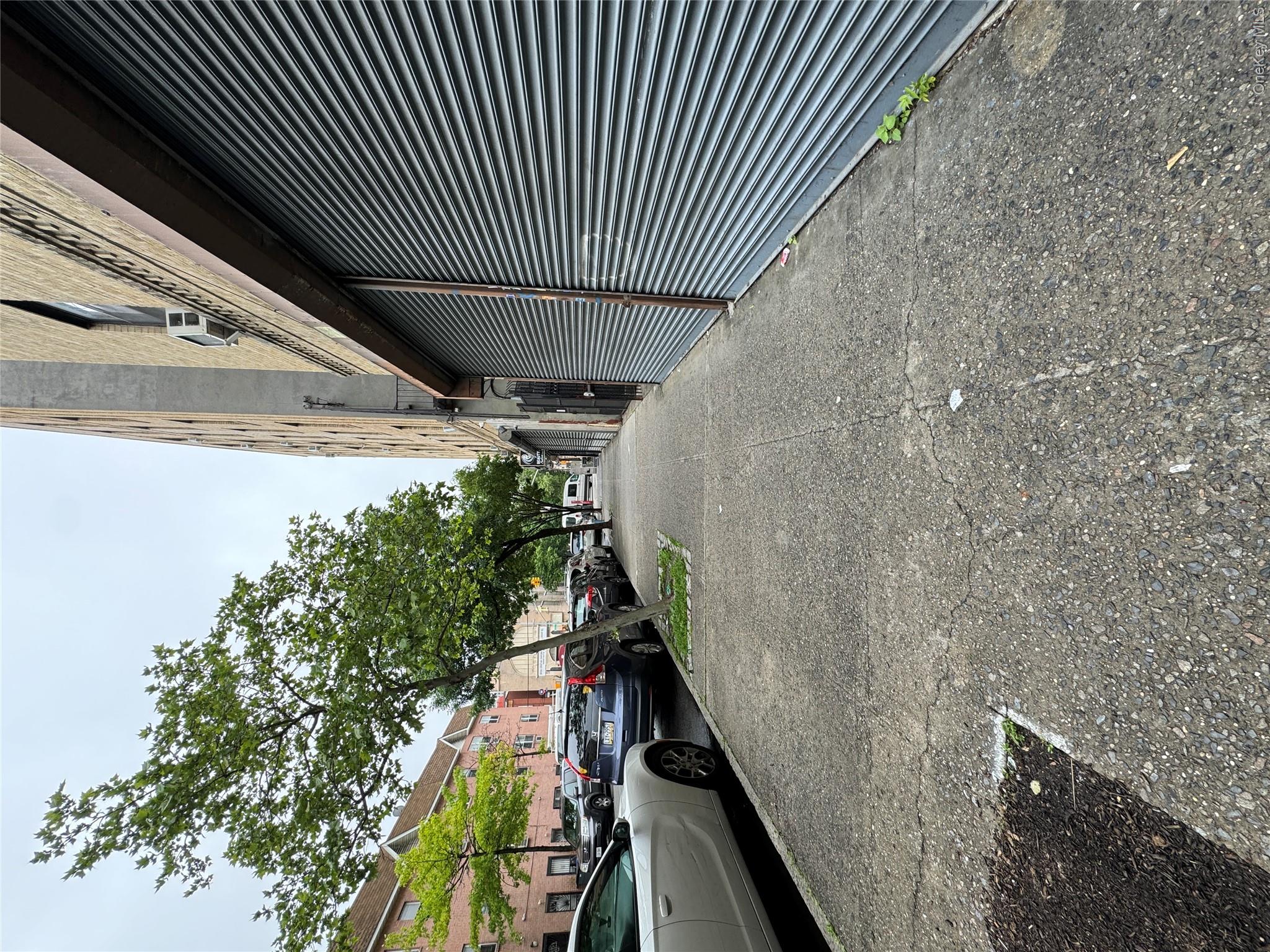 1105 College Avenue, Unit Stores  1 photo 2