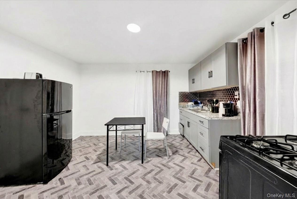 11 N 6th Avenue – For Sale photo 8