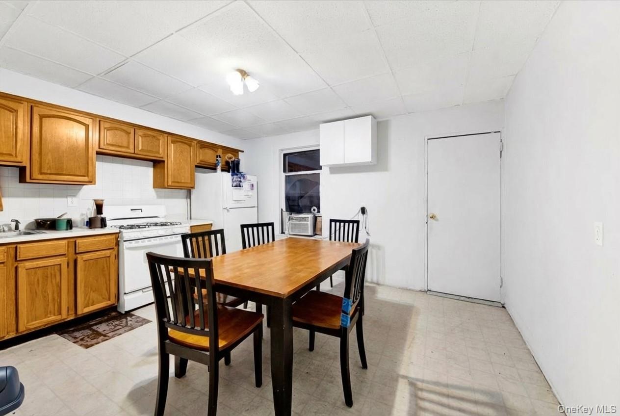 11 N 6th Avenue – For Sale photo 13
