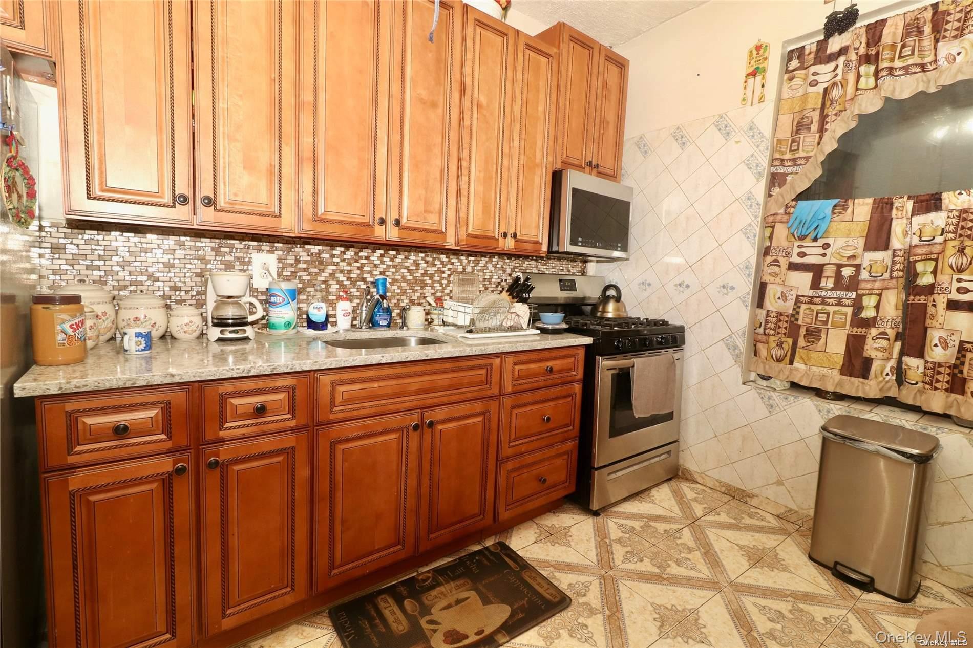 941 Jerome Avenue, Unit 6C photo 3
