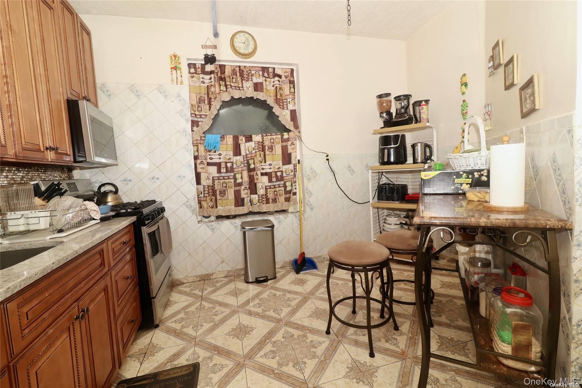 941 Jerome Avenue, Unit 6C photo 2