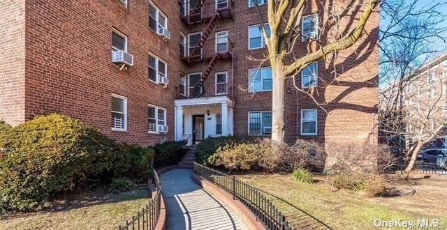 8115 35th Avenue, Unit 6