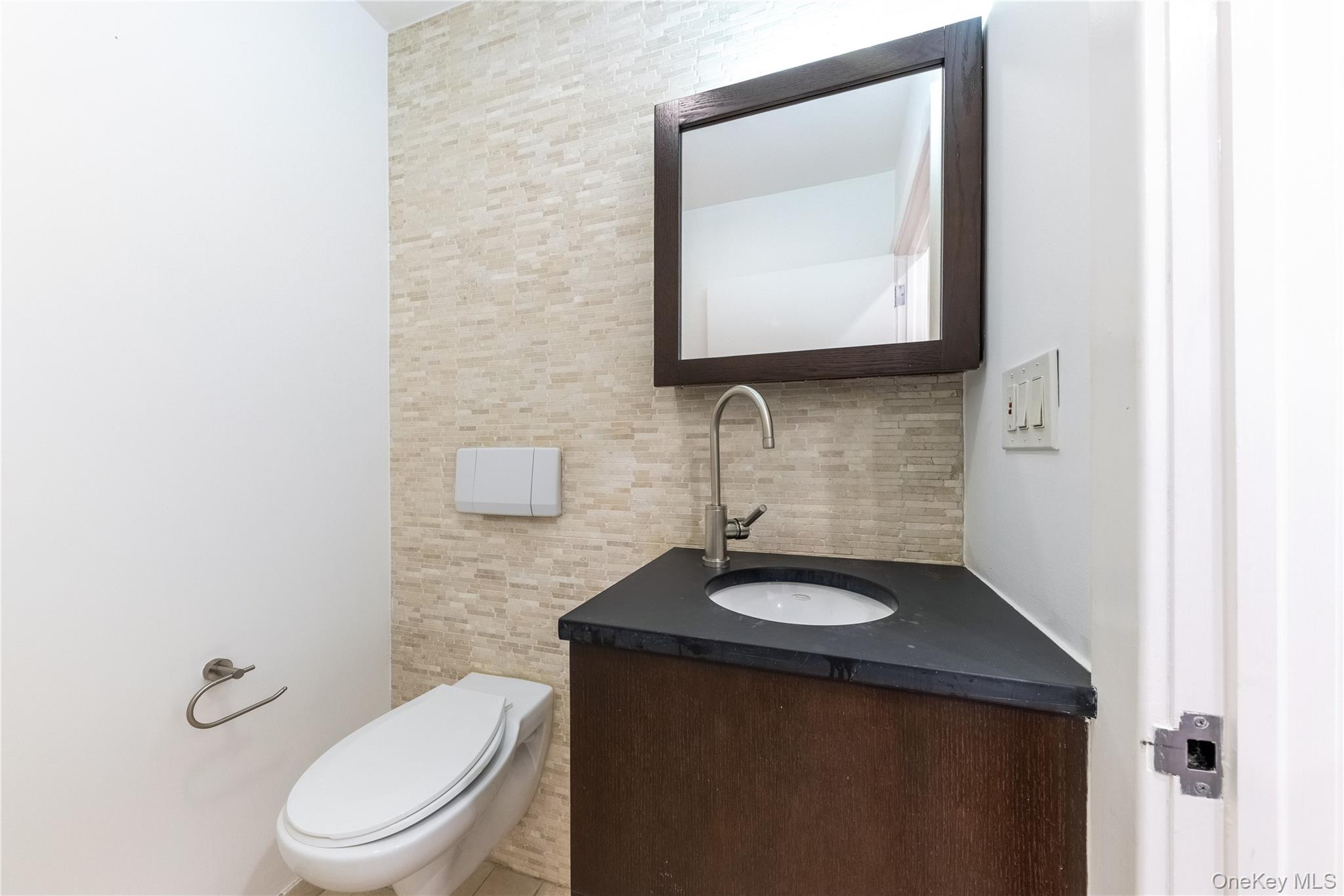 116 W 22nd Street, Unit 3 photo 18