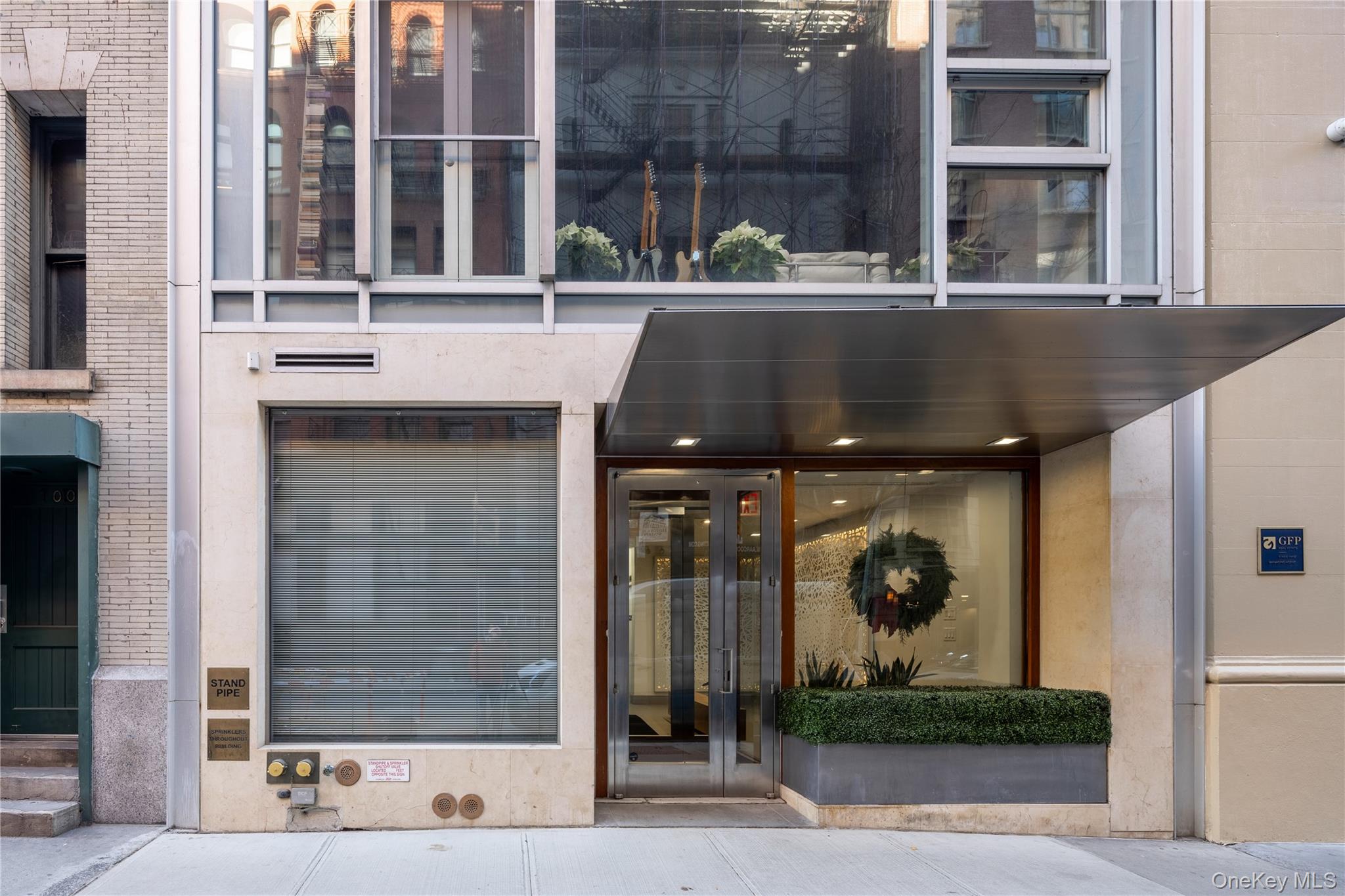116 W 22nd Street, Unit 3 photo 3