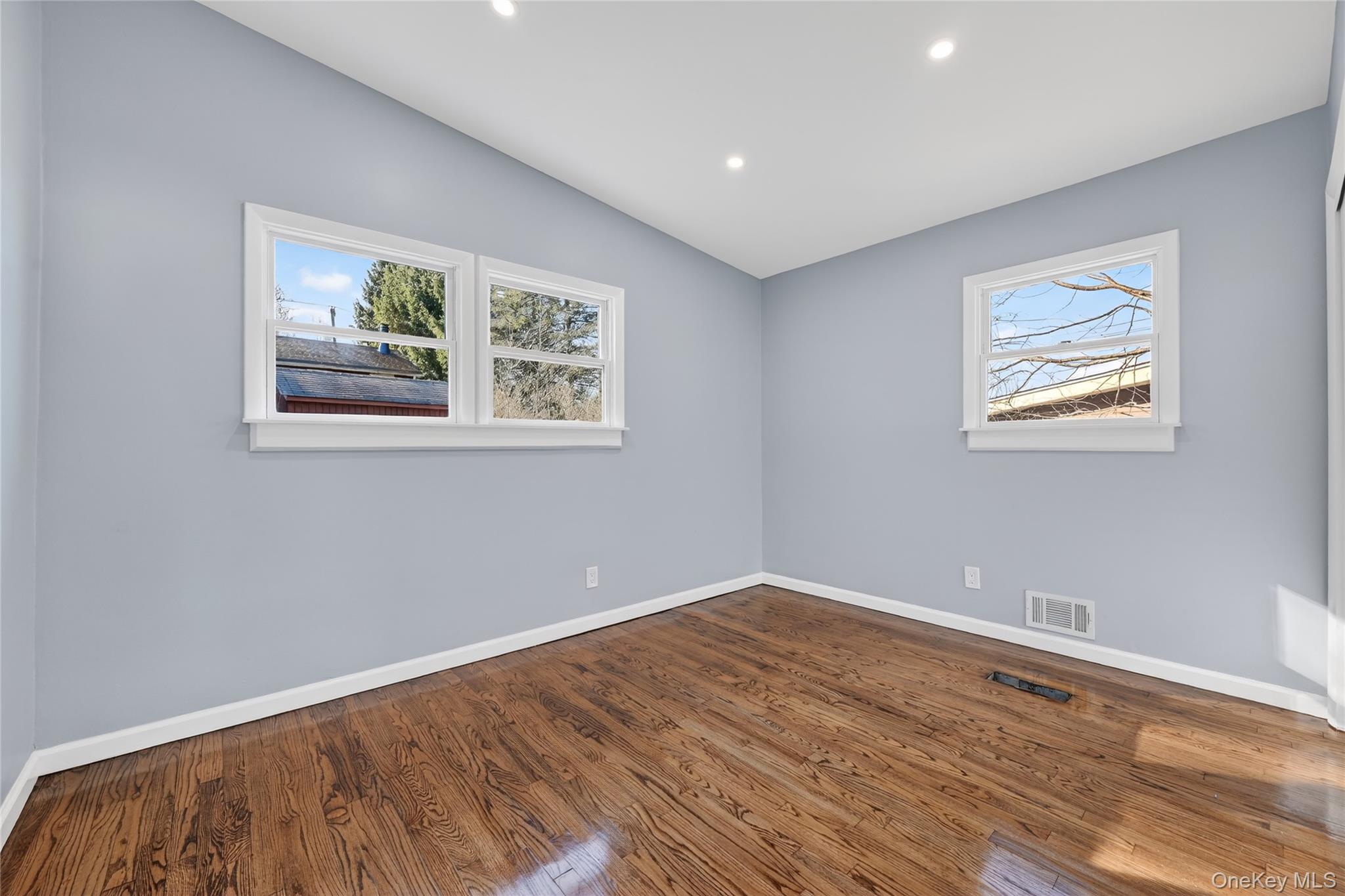 2 The Curve Road – For Sale photo 25