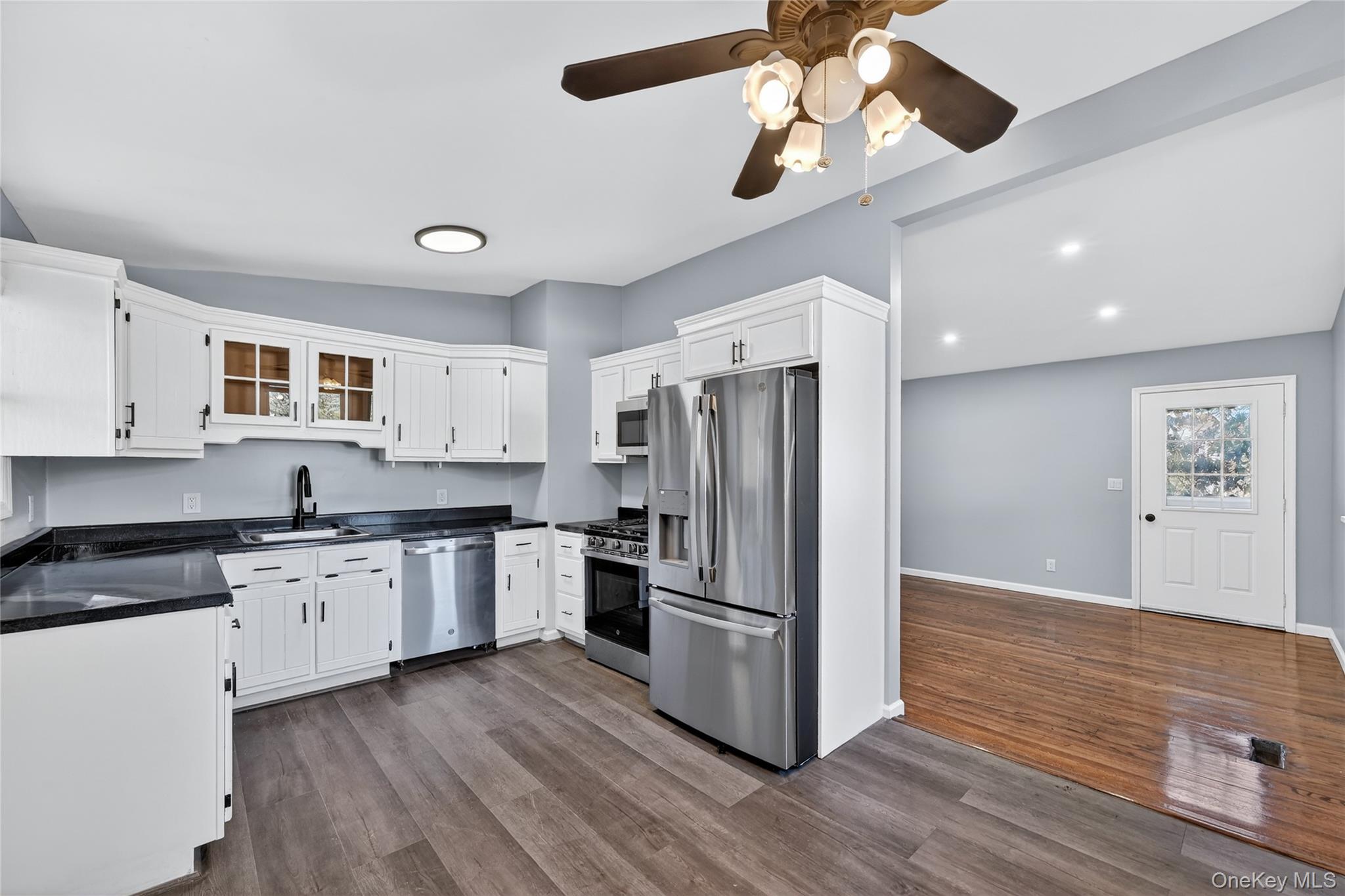 2 The Curve Road – For Sale photo 13