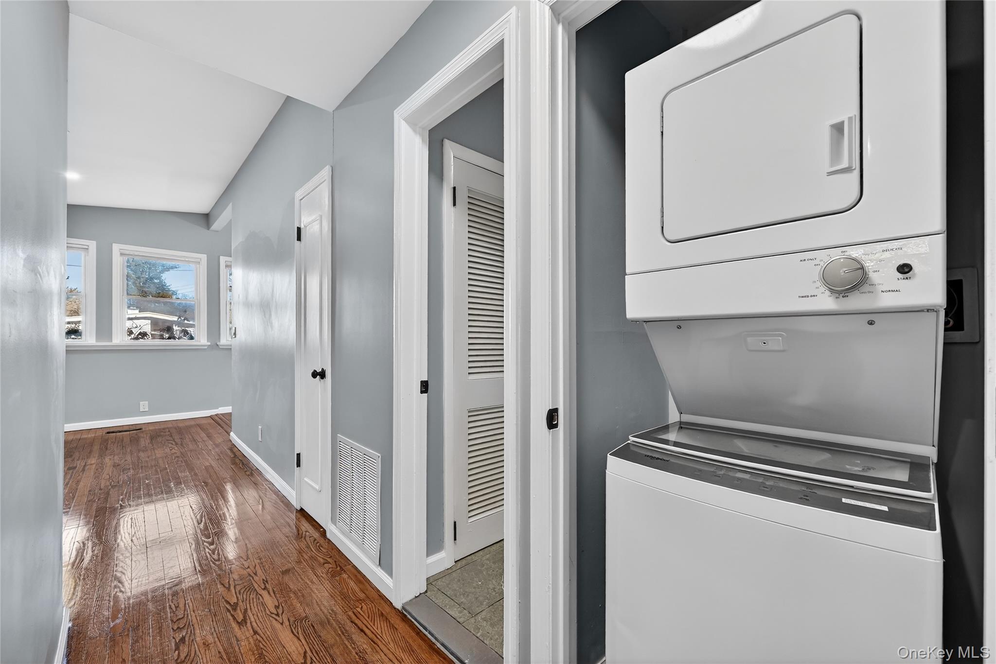 2 The Curve Road – For Sale photo 18