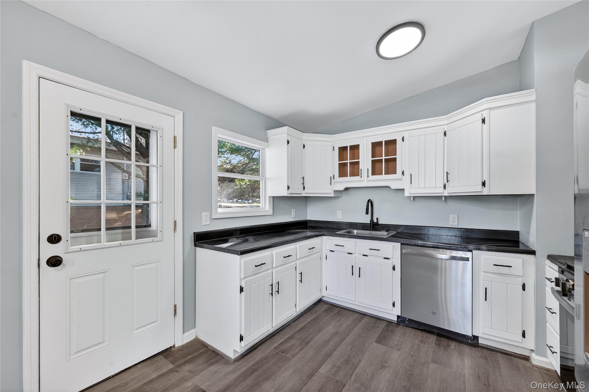 2 The Curve Road – For Sale photo 12