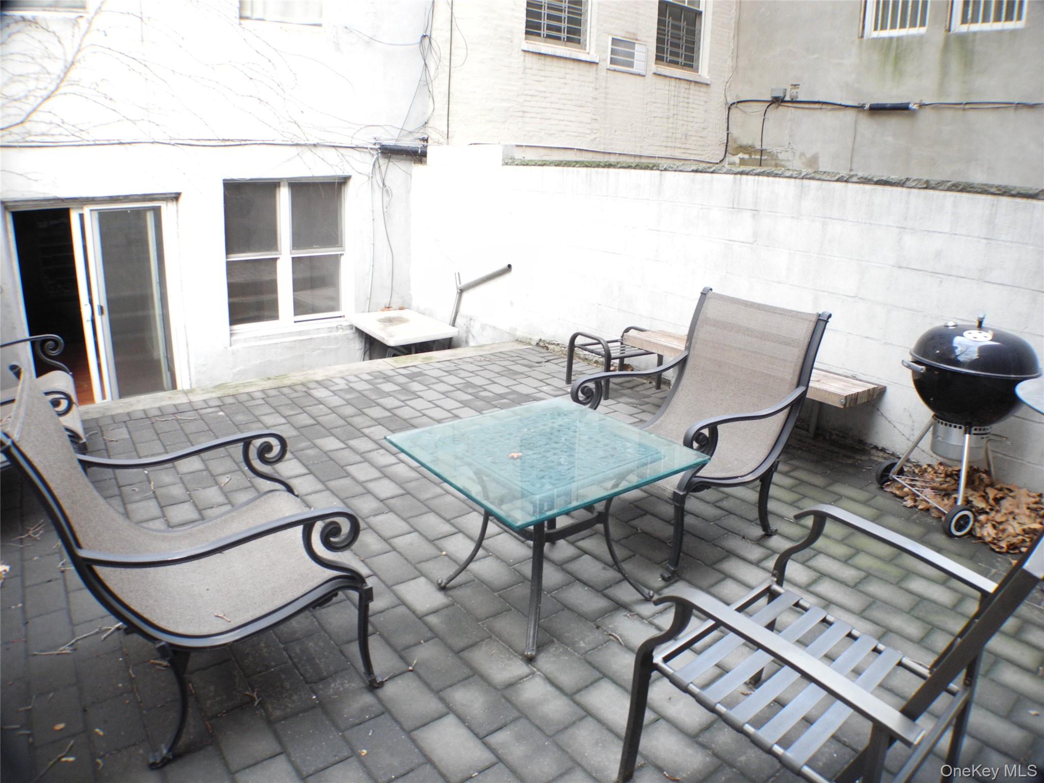 252 E 33 Street E – For Sale photo 25