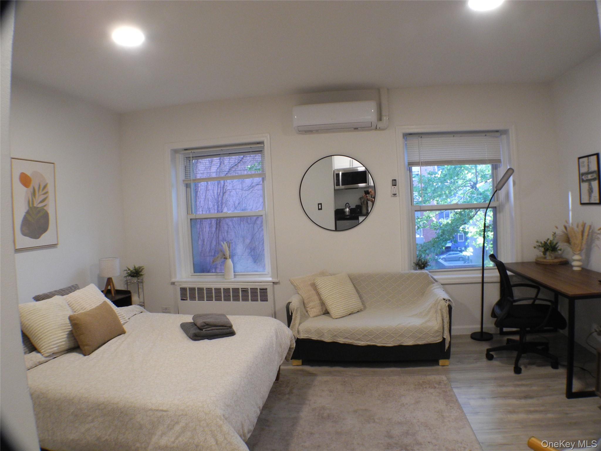 252 E 33 Street E – For Sale photo 8