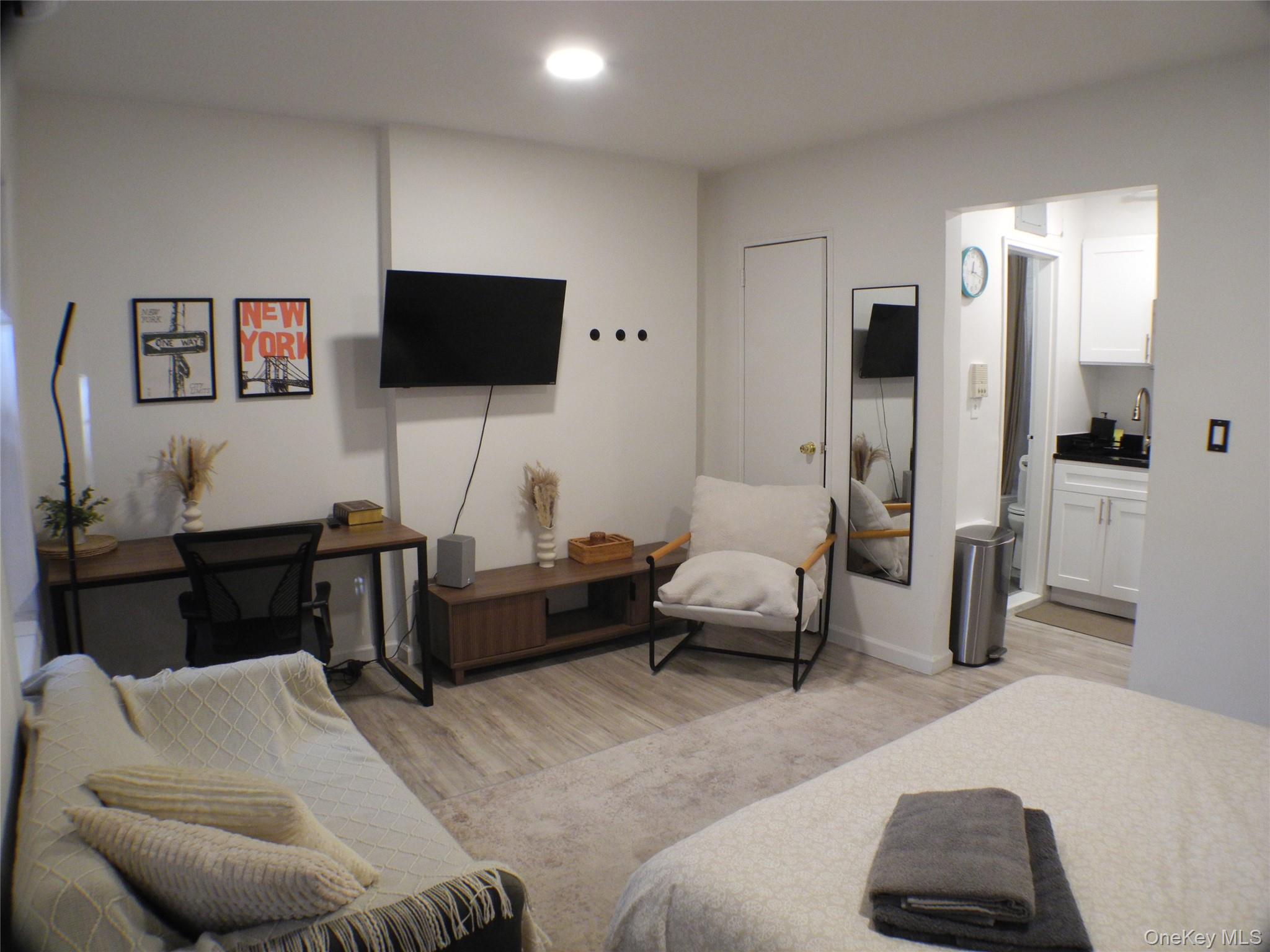 252 E 33 Street E – For Sale photo 13