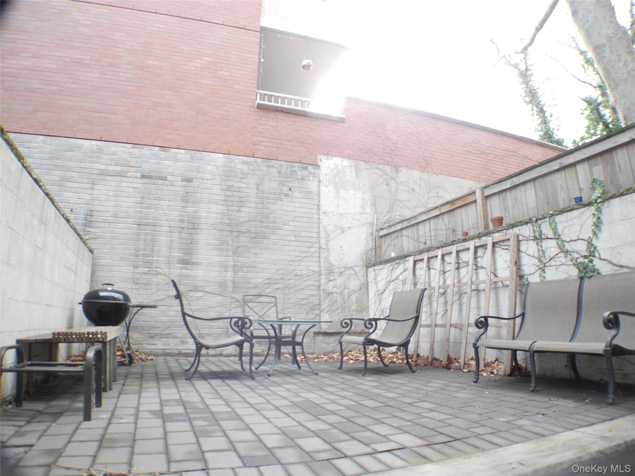 252 E 33 Street E – For Sale photo 21