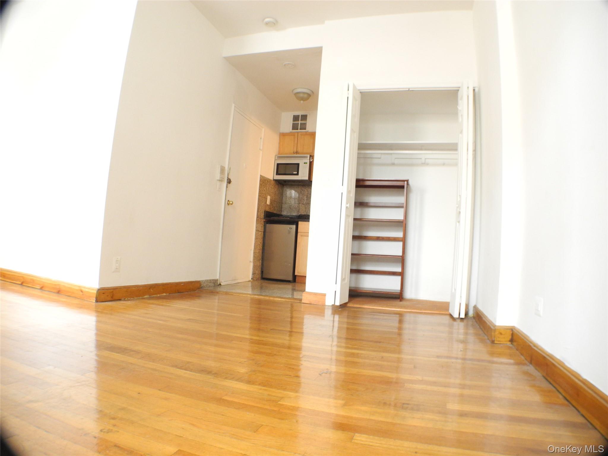 252 E 33 Street E – For Sale photo 29