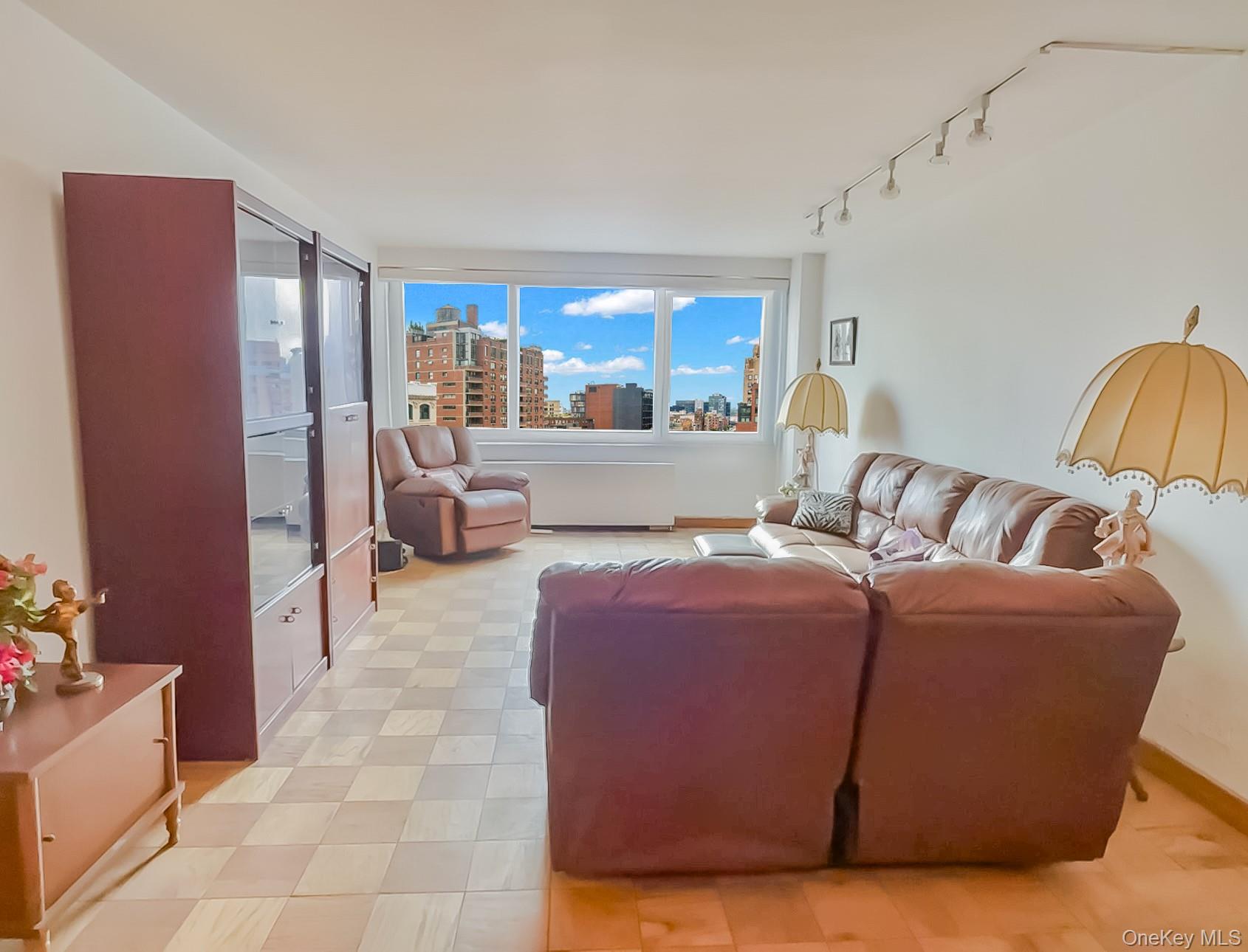 61-20 Grand Central Parkway, Unit A1407