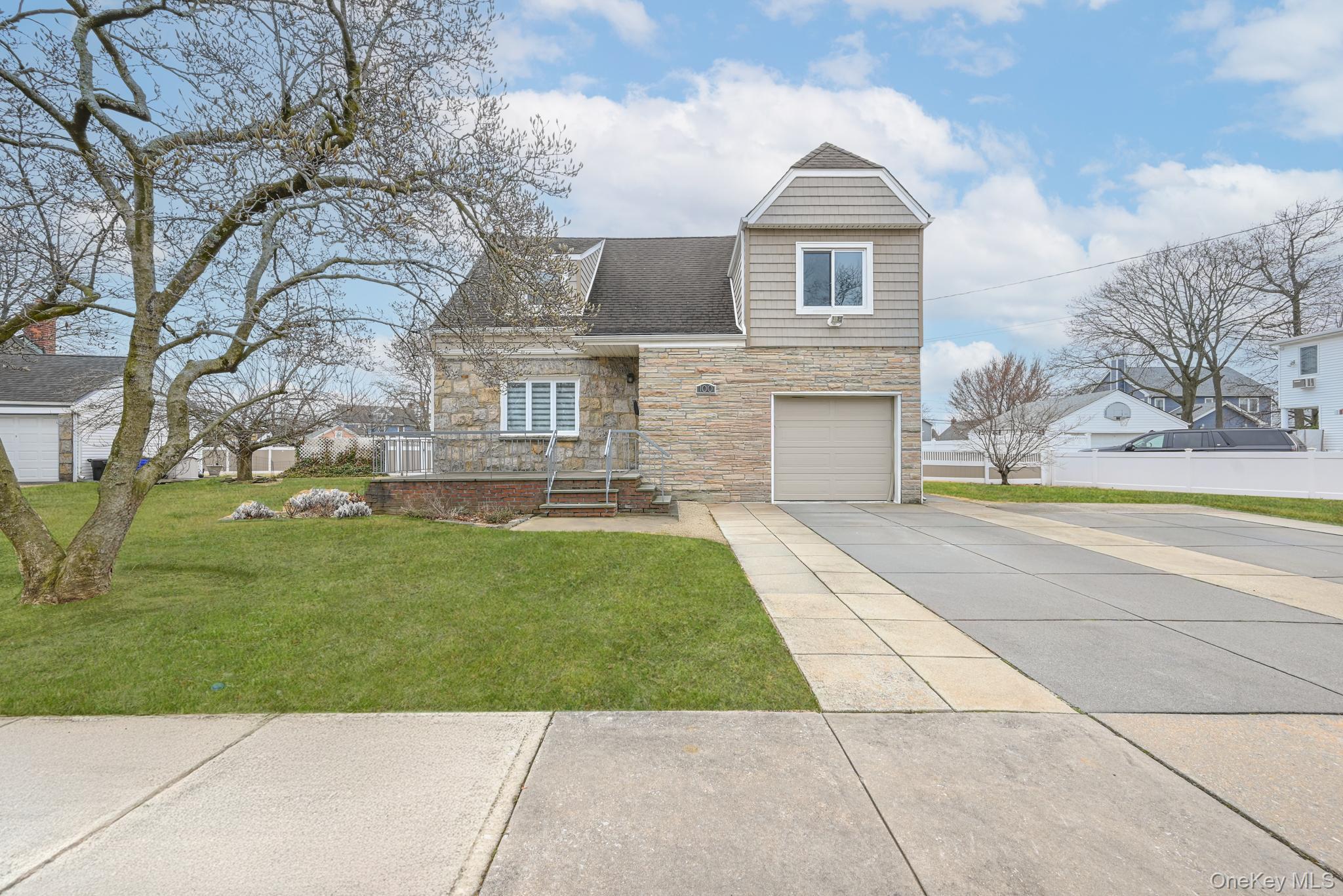 100 Morris Parkway – For Sale