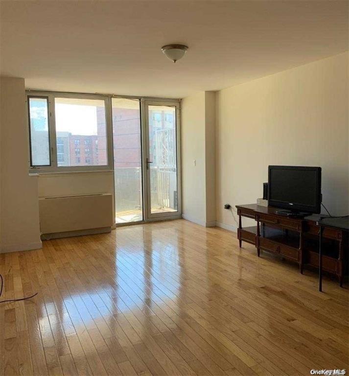 133-38 Sanford Avenue, Unit 7E photo 2