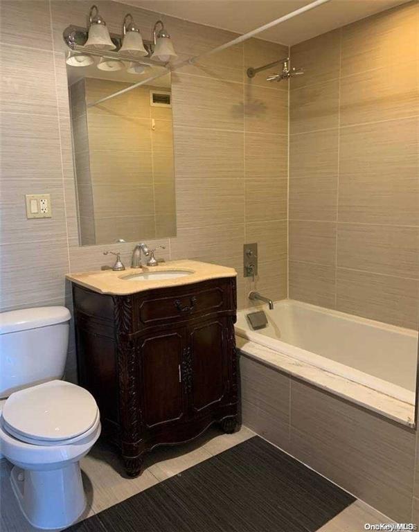 133-38 Sanford Avenue, Unit 7E photo 4