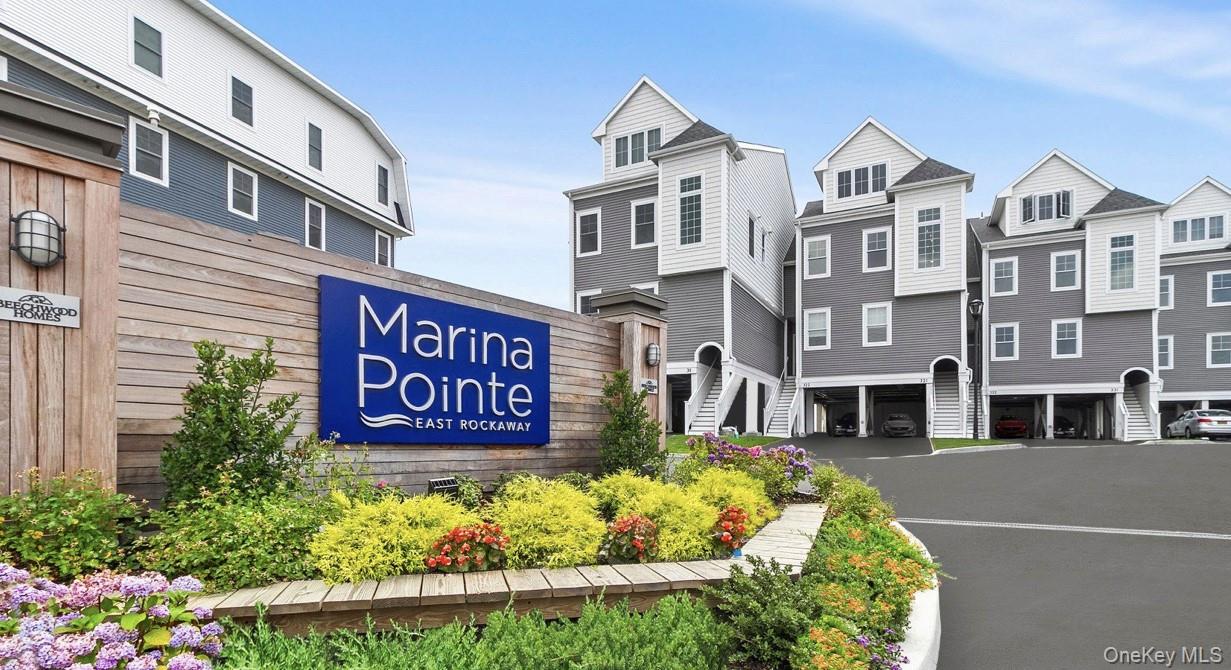 121 Marina Pointe Drive, Unit 121