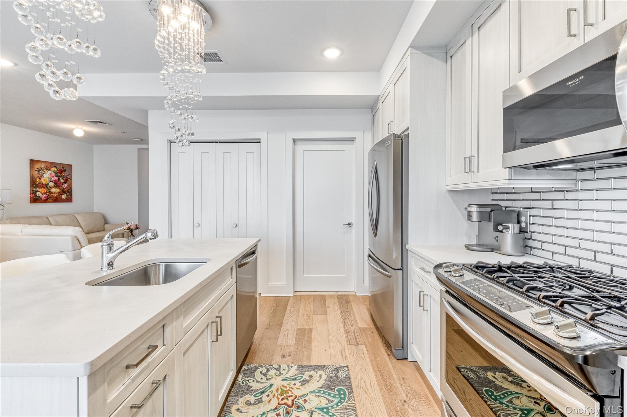 121 Marina Pointe Drive, Unit 121 photo 10