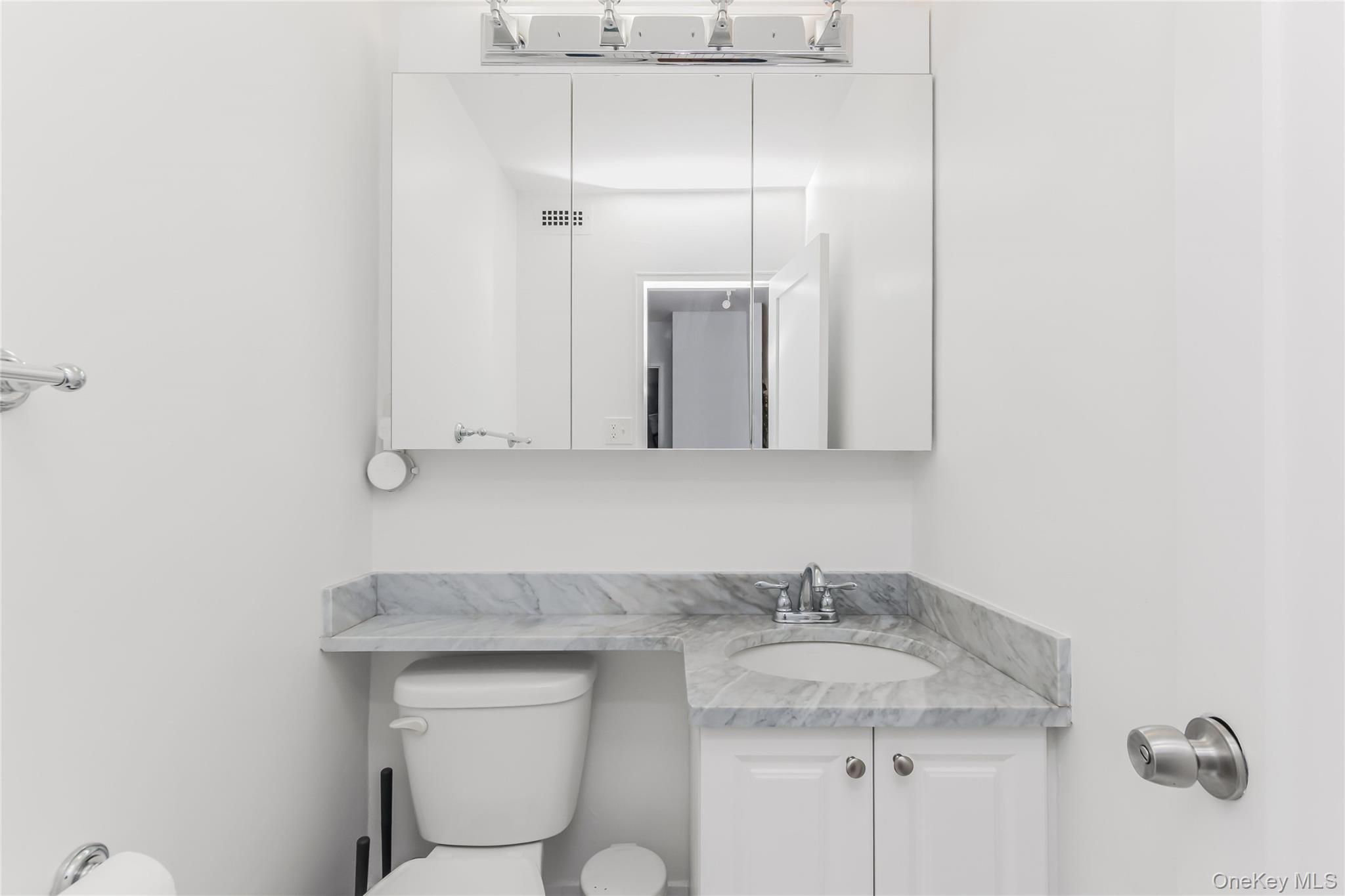2500 Johnson Avenue, Unit 15G photo 13