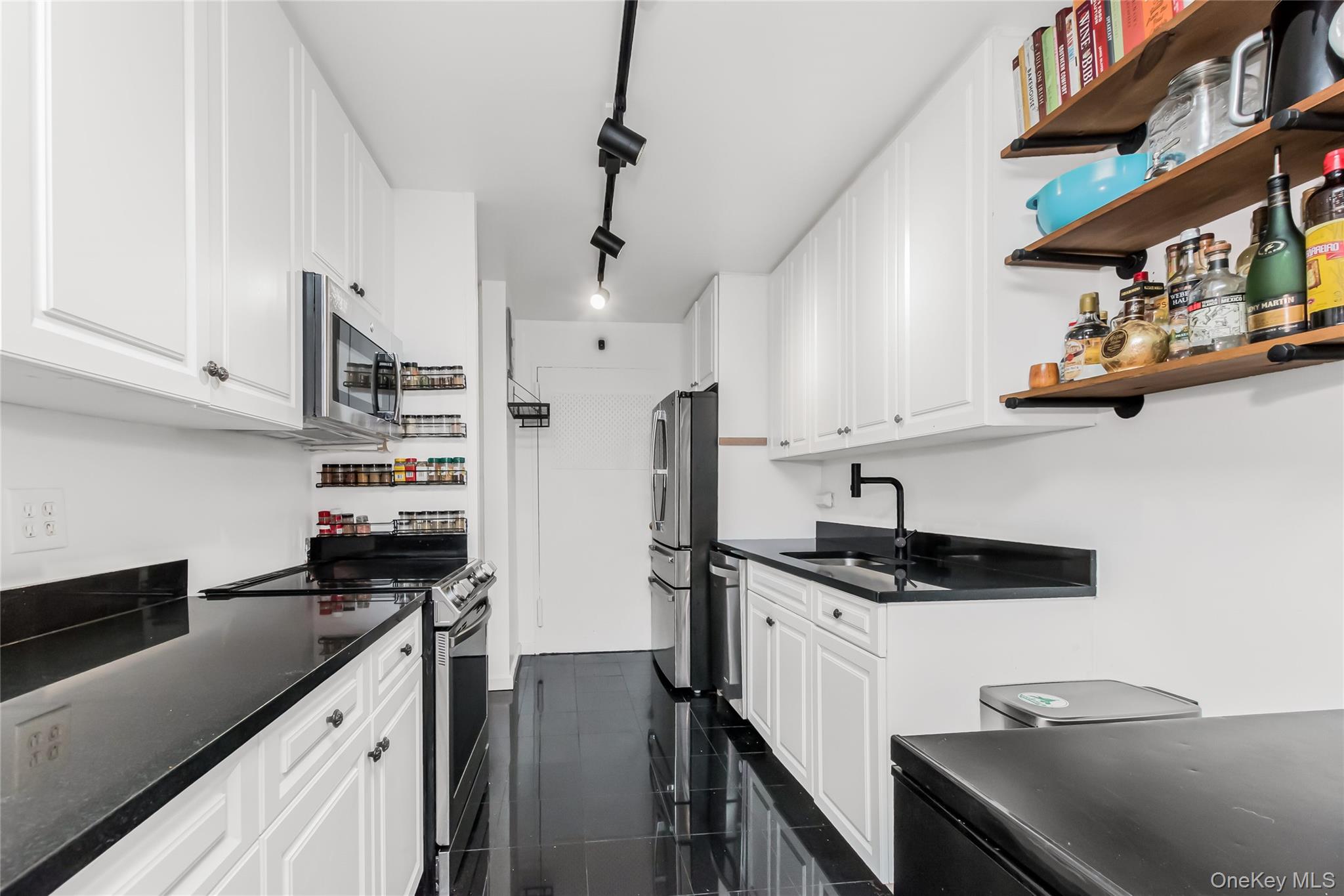 2500 Johnson Avenue, Unit 15G photo 6