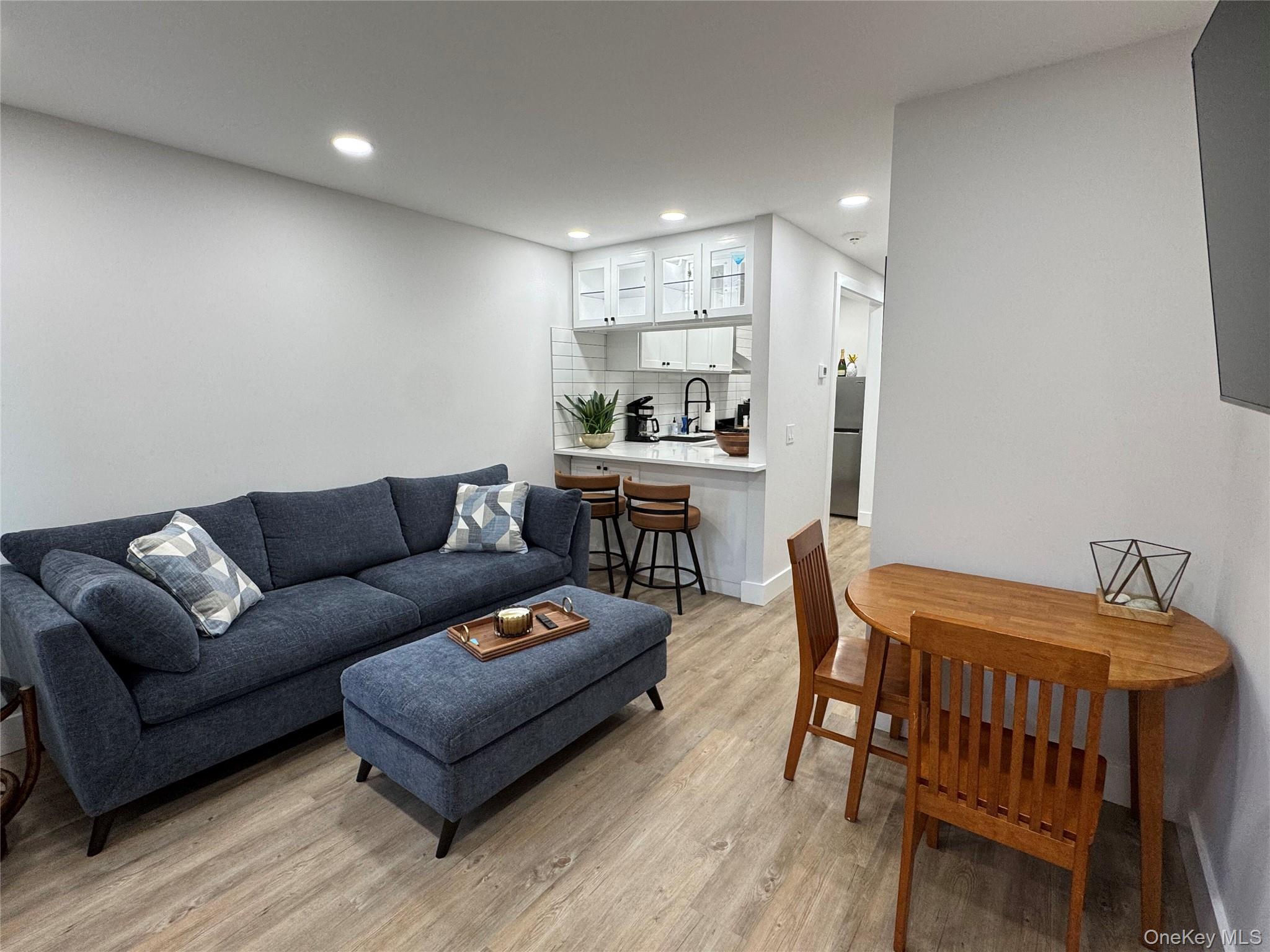 49 Canoe Place Road, Unit 311 photo 8
