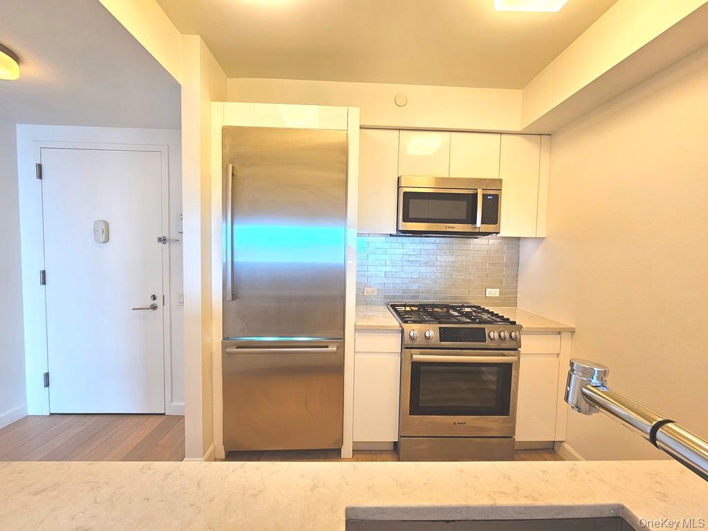 138-35 39th Avenue, Unit 12L photo 3