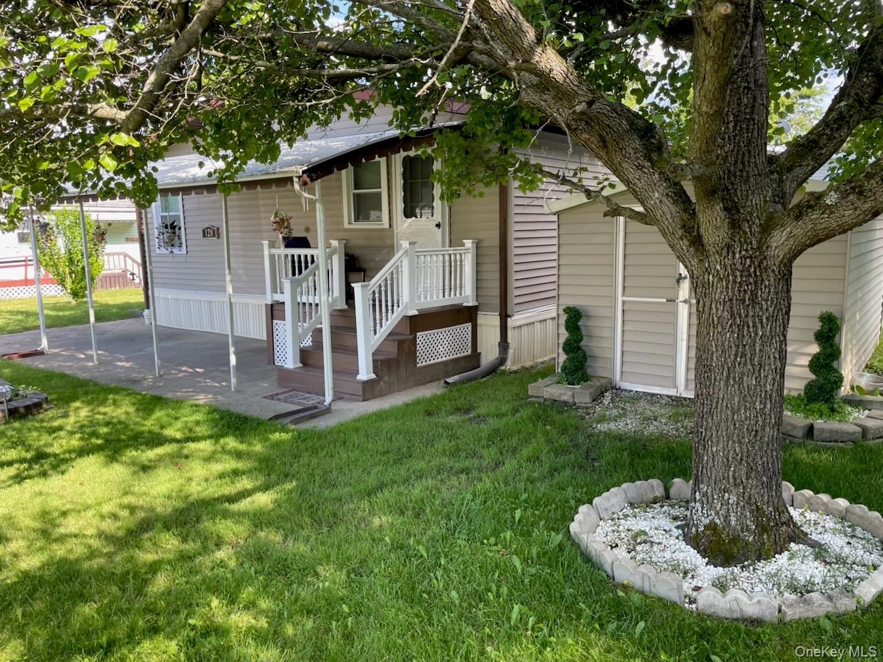 128 Brittany Terrace, Unit 128 photo 4