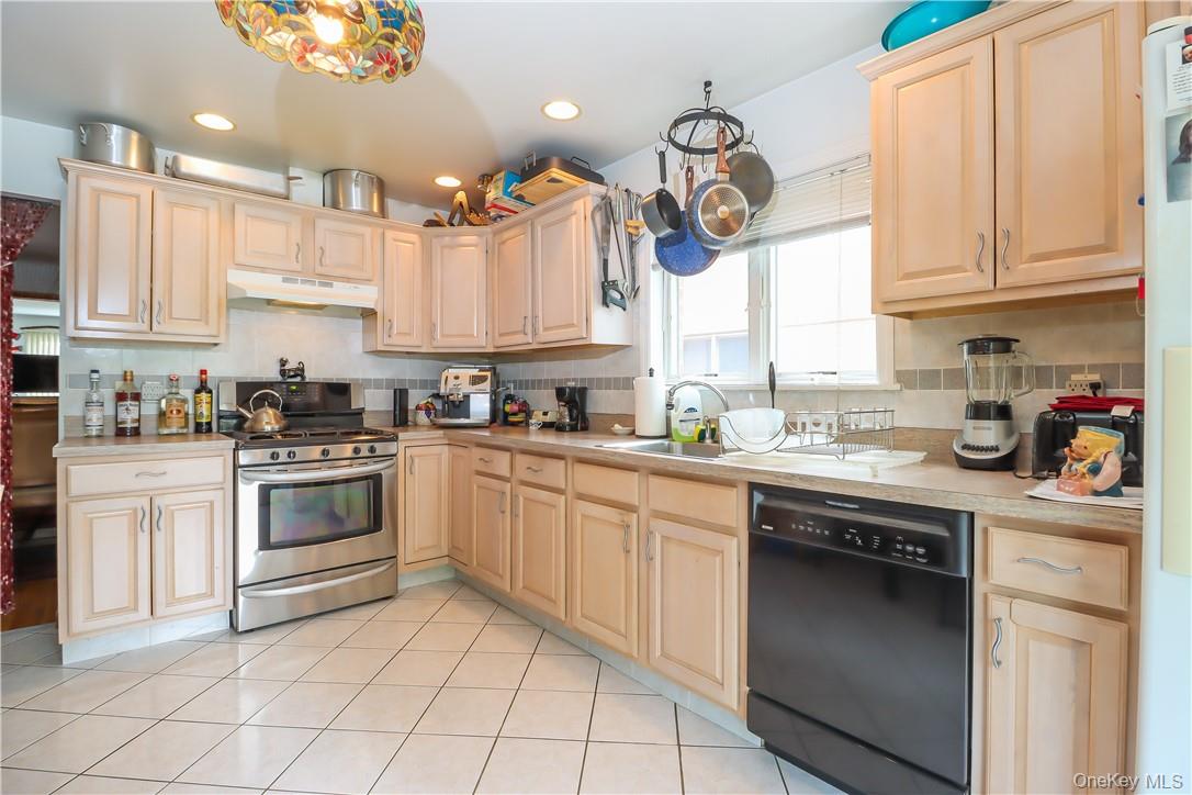 1078 Midland Avenue – For Sale photo 6