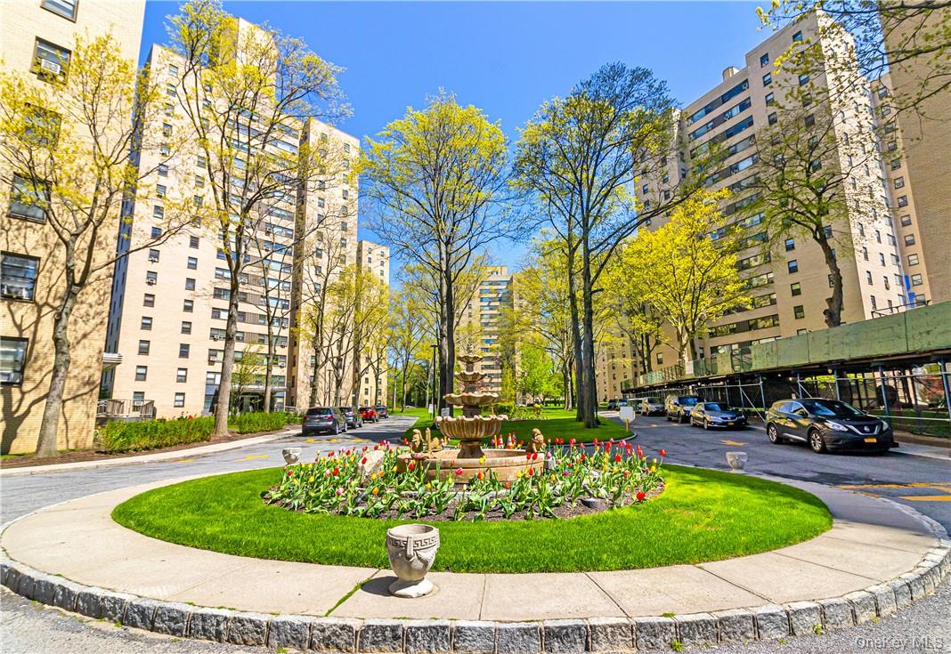 1 Fordham Hill Oval, Unit 16G photo 19