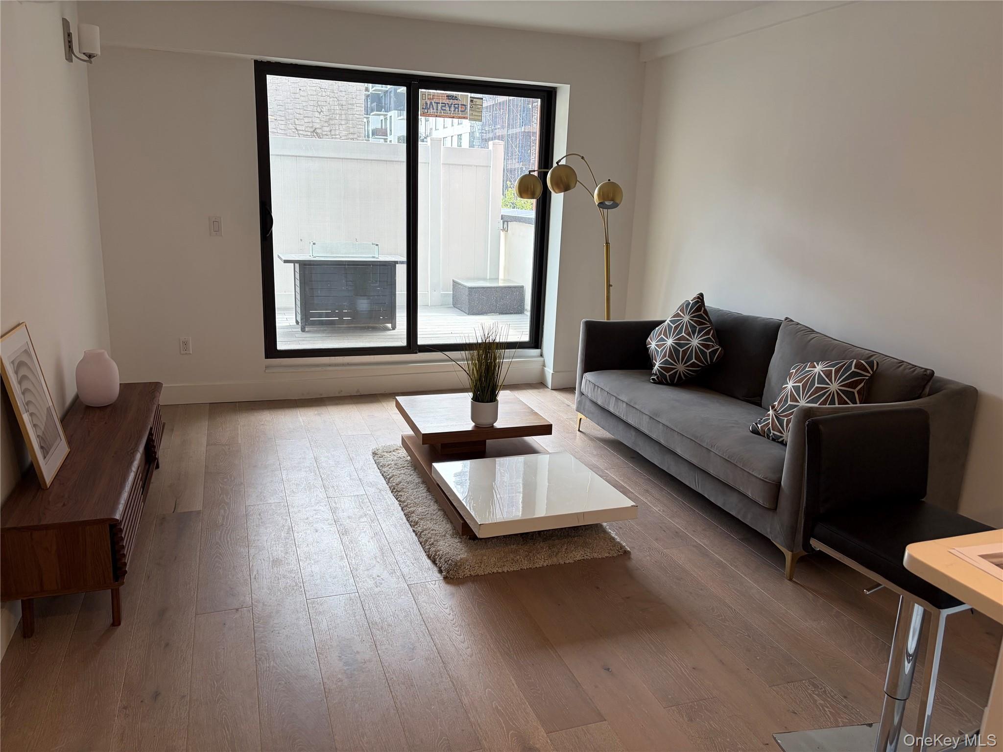 52-16 Roosevelt Avenue, Unit 2C photo 2