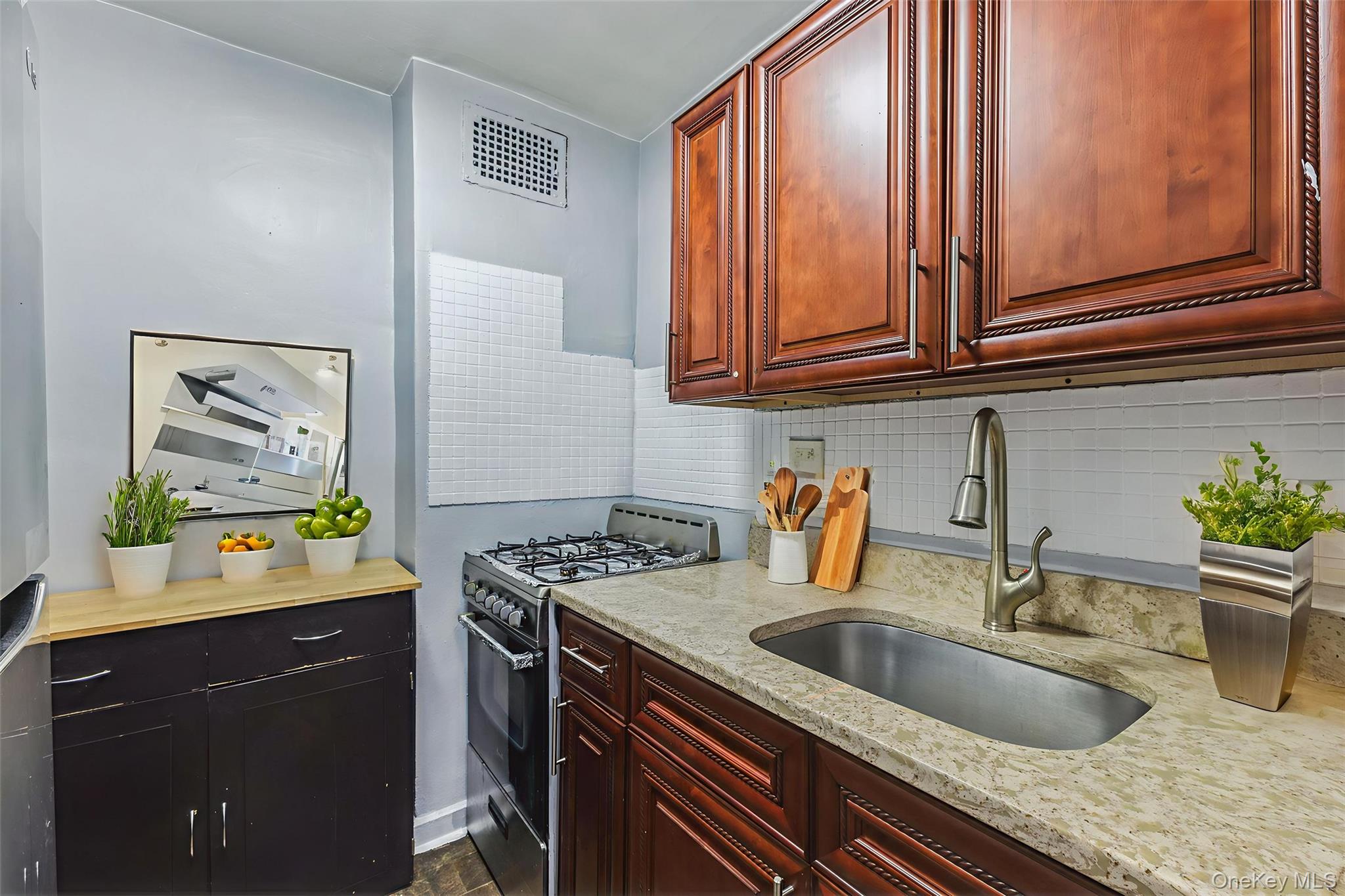 99-10 60th Avenue, Unit 1A photo 4