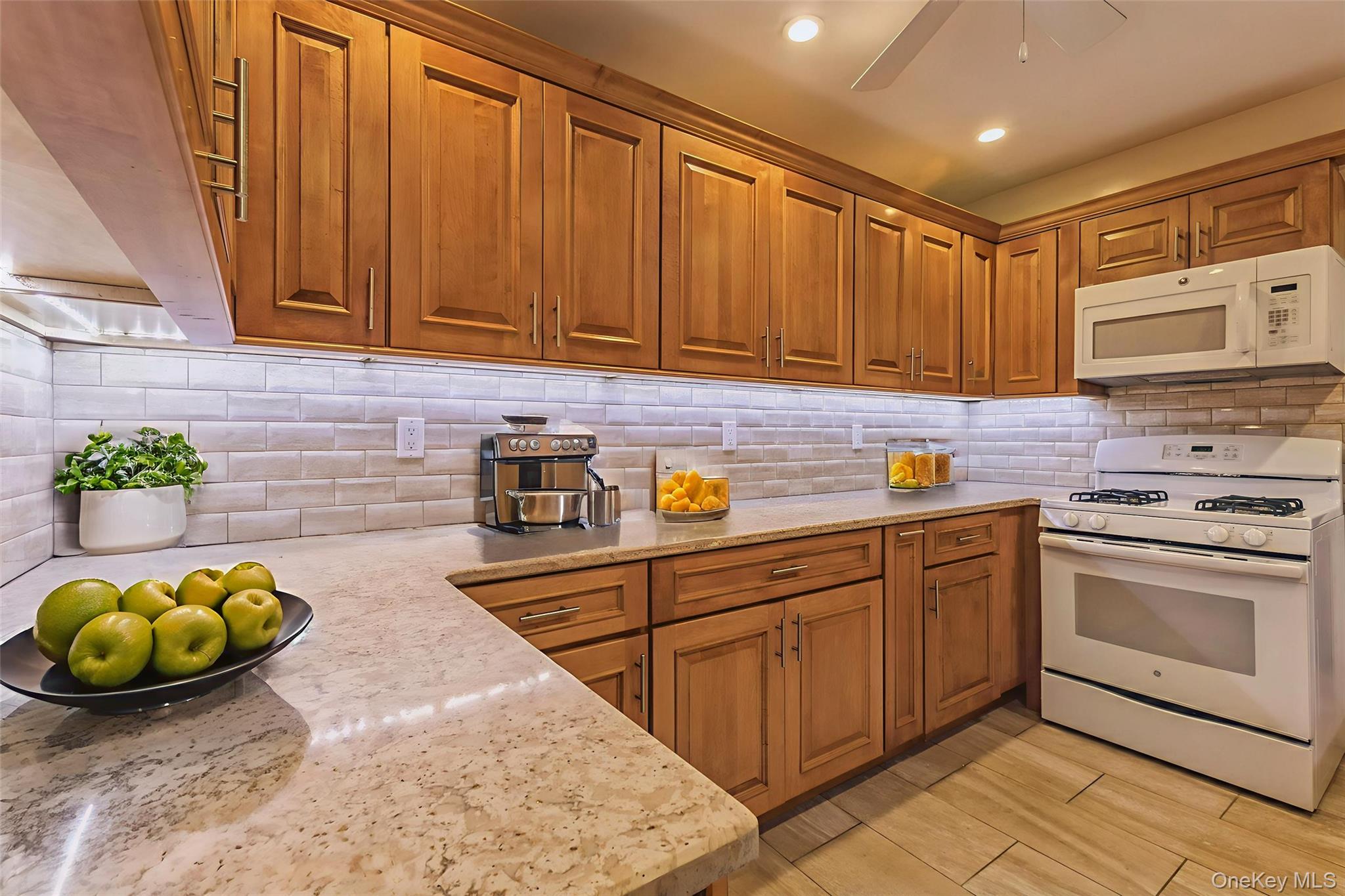 99-10 60th Avenue, Unit 6E photo 5