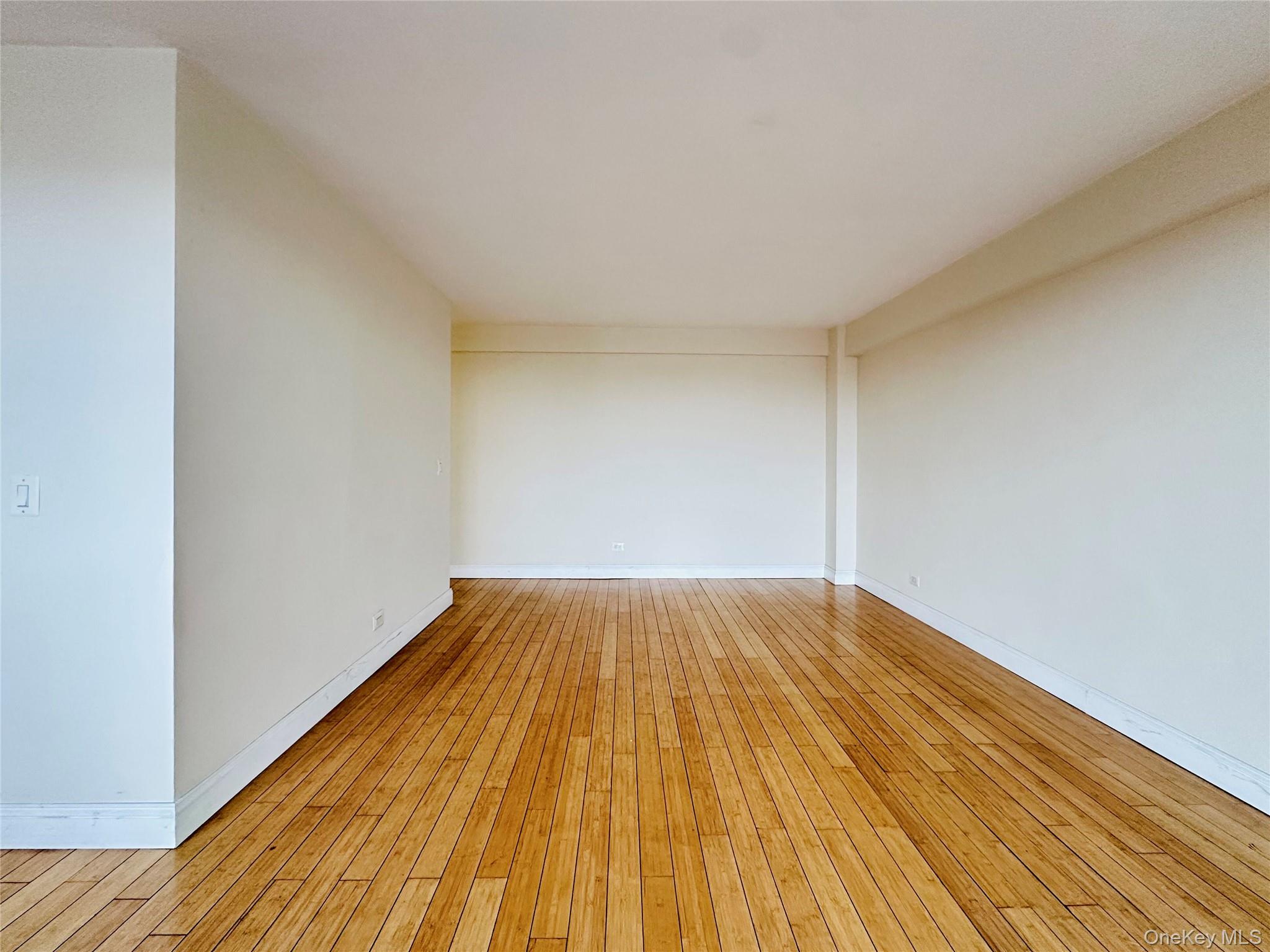 880 Boynton Avenue, Unit 18A photo 5