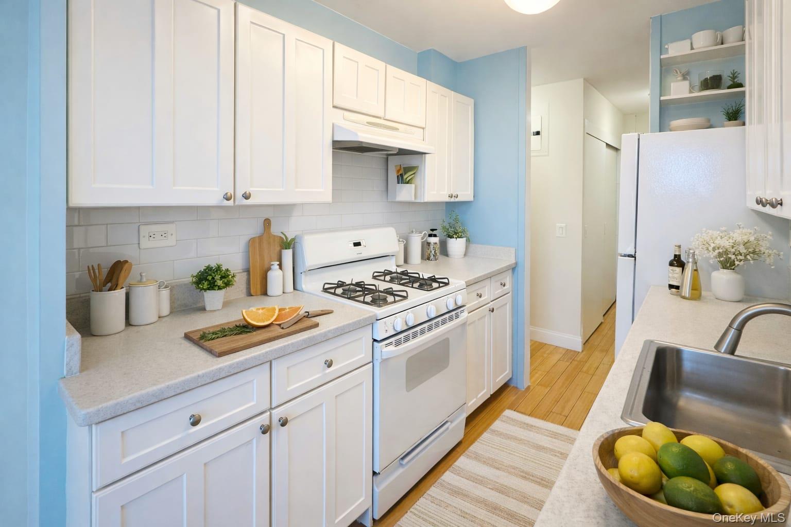 880 Boynton Avenue, Unit 18A photo 2