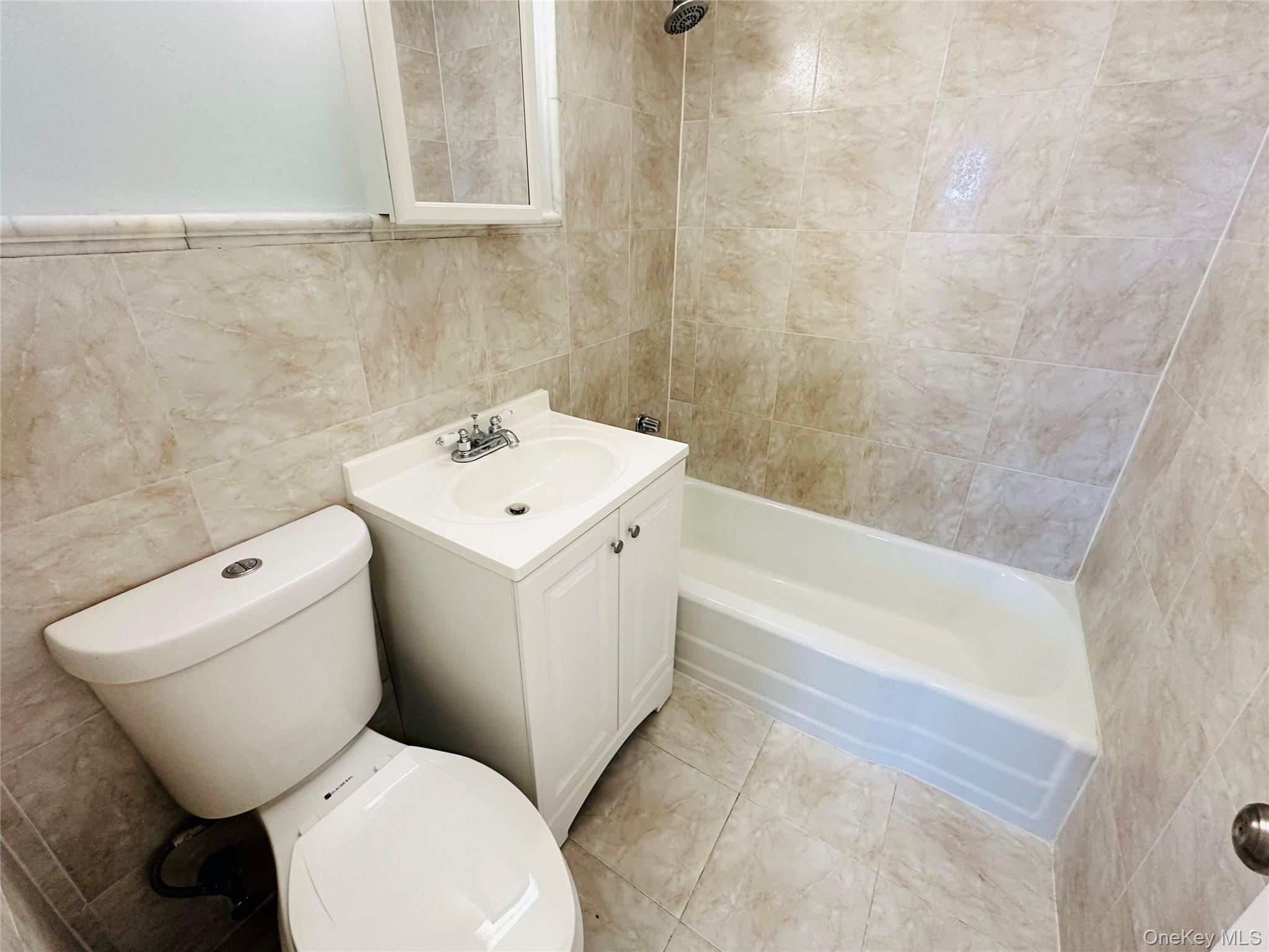 880 Boynton Avenue, Unit 18A photo 17