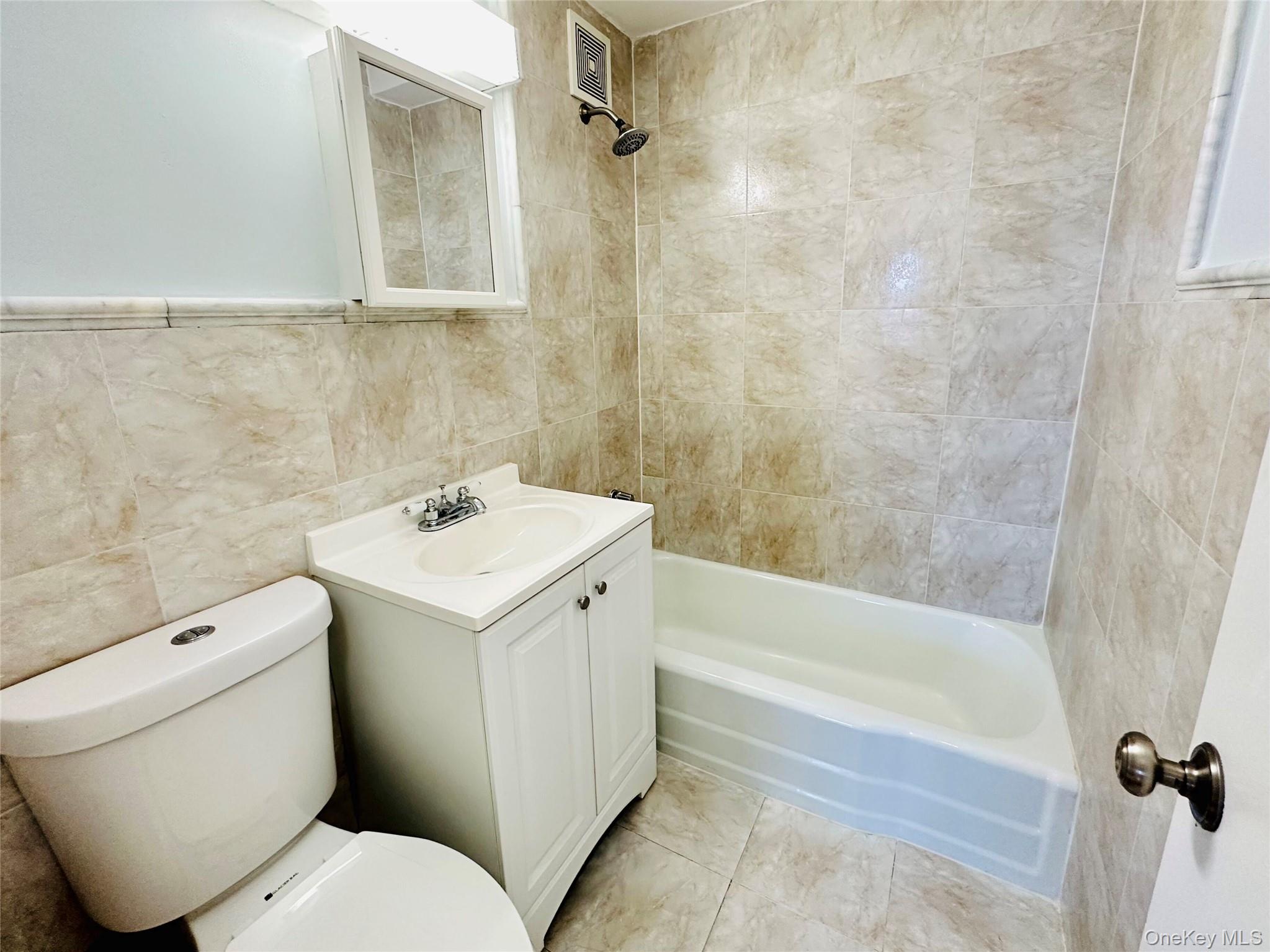 880 Boynton Avenue, Unit 18A photo 12