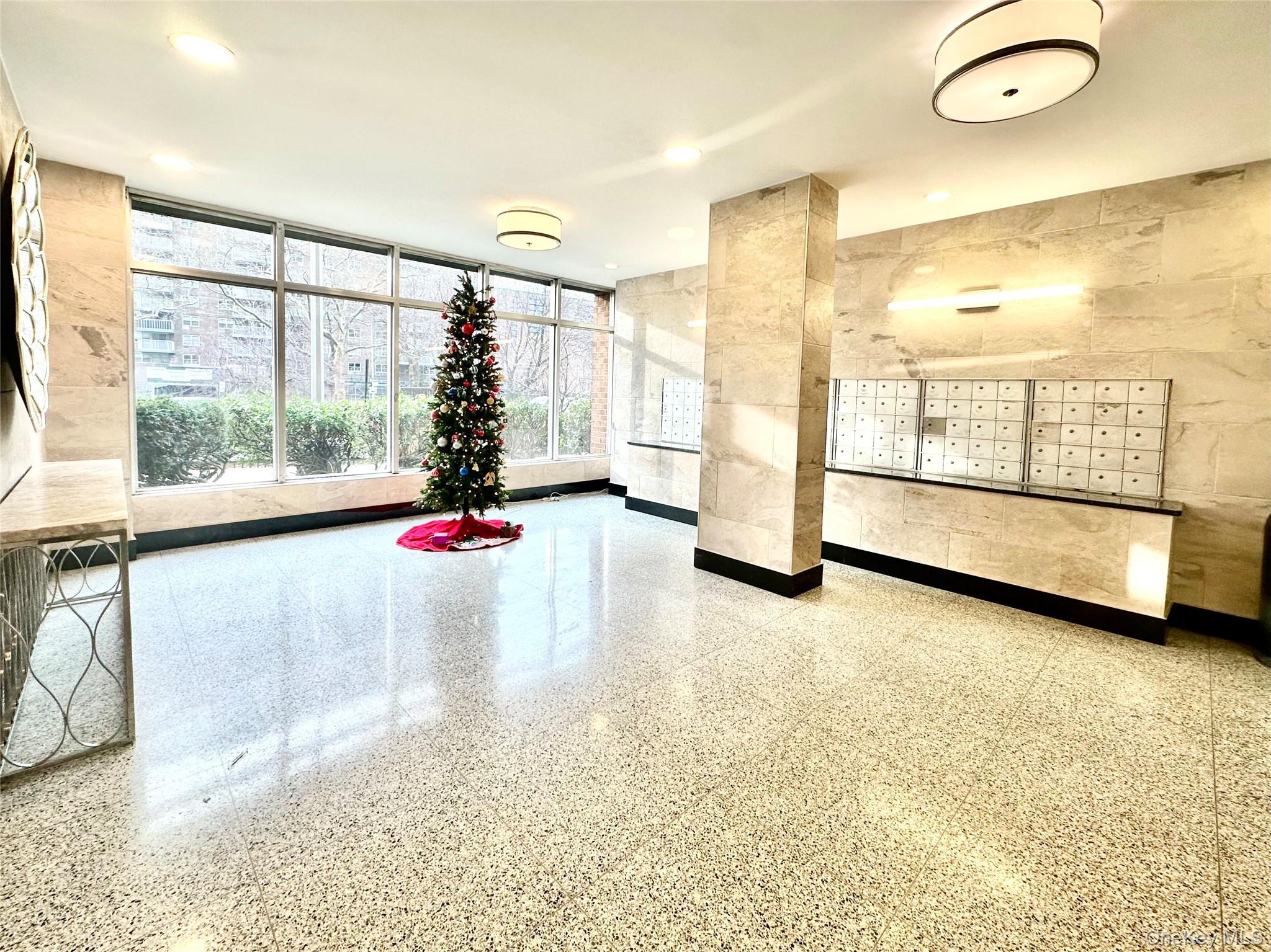 880 Boynton Avenue, Unit 18A photo 22
