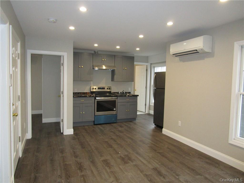 1952 Commerce Street – For Sale photo 17