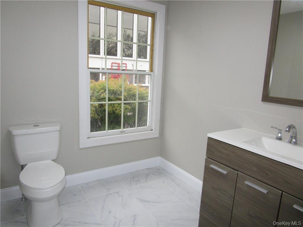1952 Commerce Street – For Sale photo 14