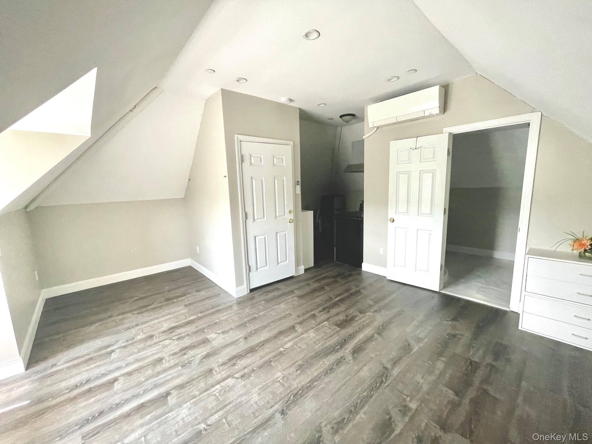 1952 Commerce Street – For Sale photo 26