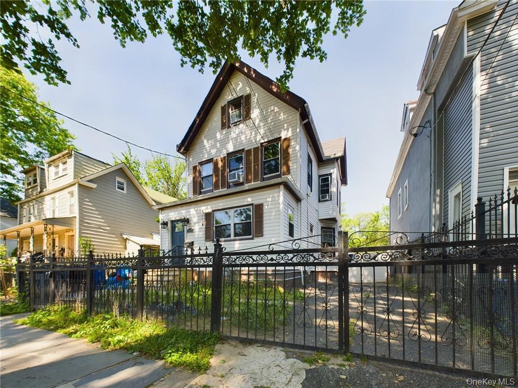 441 S 8th Avenue – For Sale