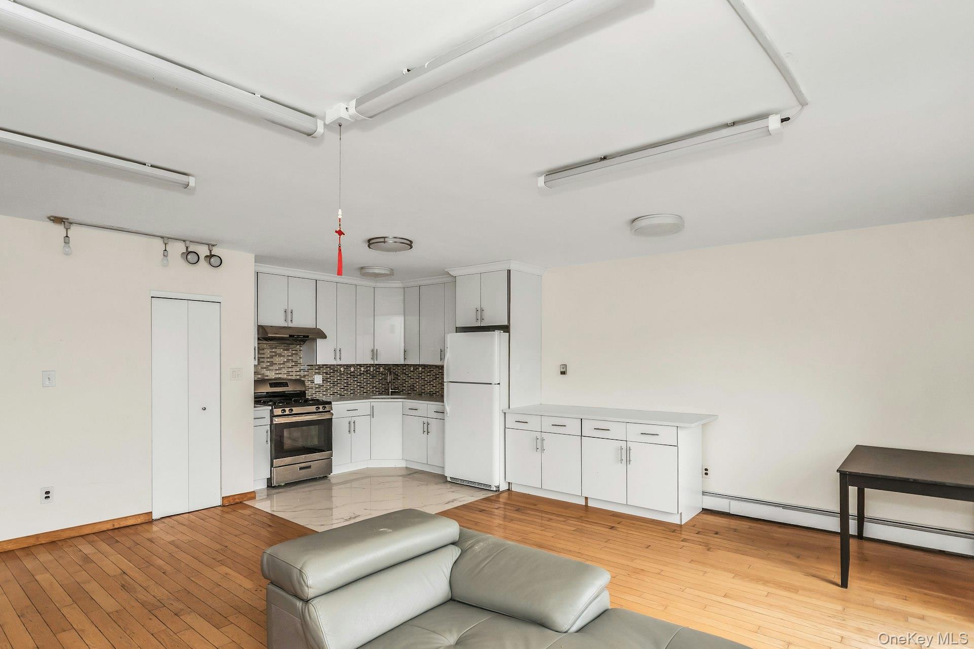 147-45 Barclay Avenue, Unit 5B photo 8