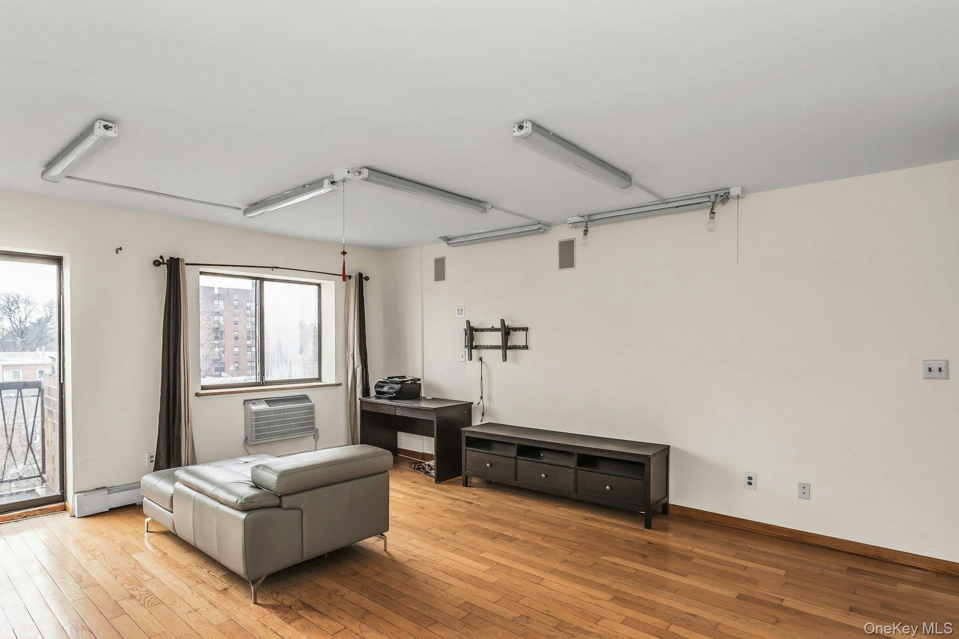 147-45 Barclay Avenue, Unit 5B photo 6